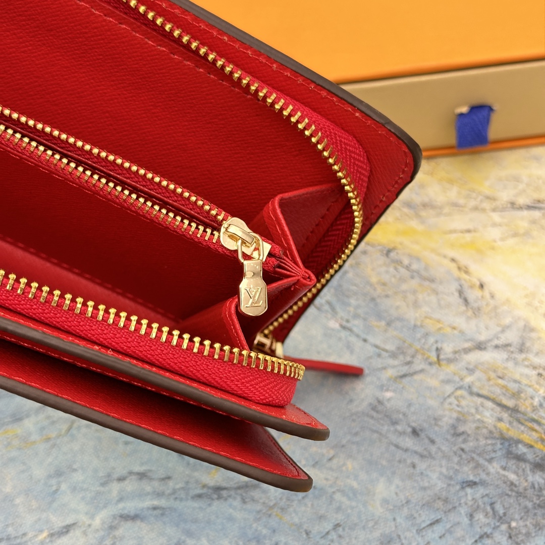 Leather Long Wallet - Stitching Detail