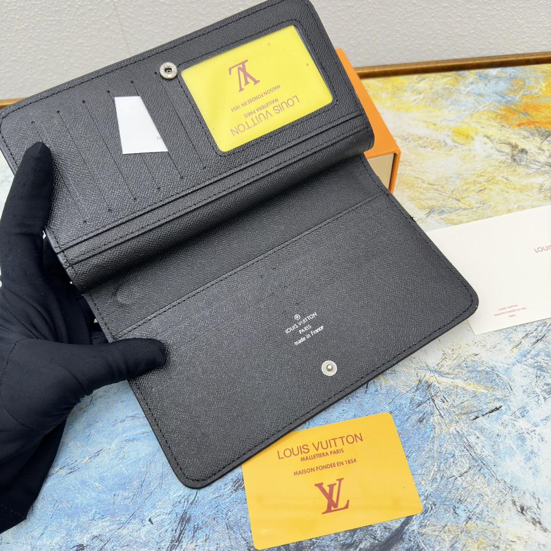 Leather Long Wallet - Texture Close Up