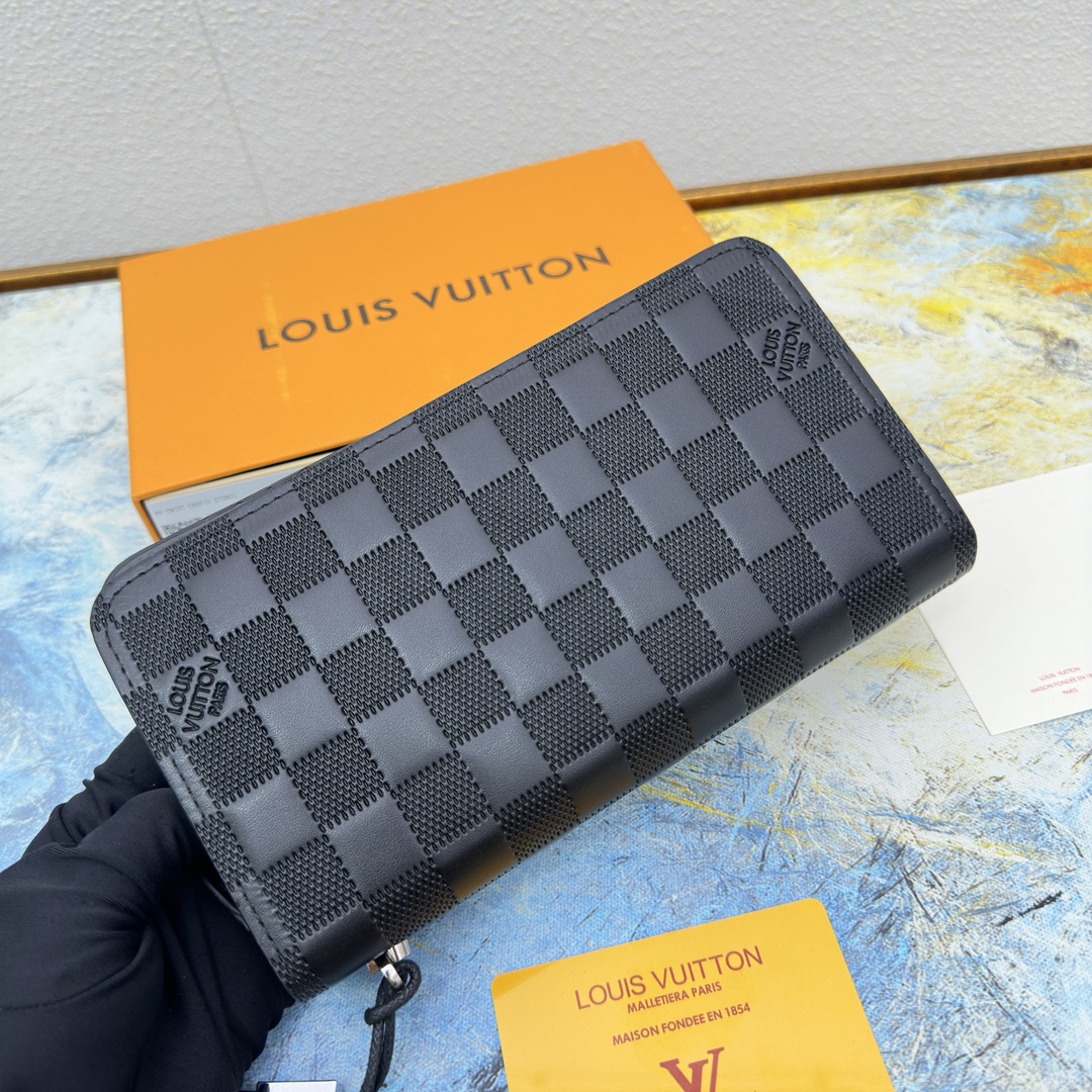 Leather long wallet front view