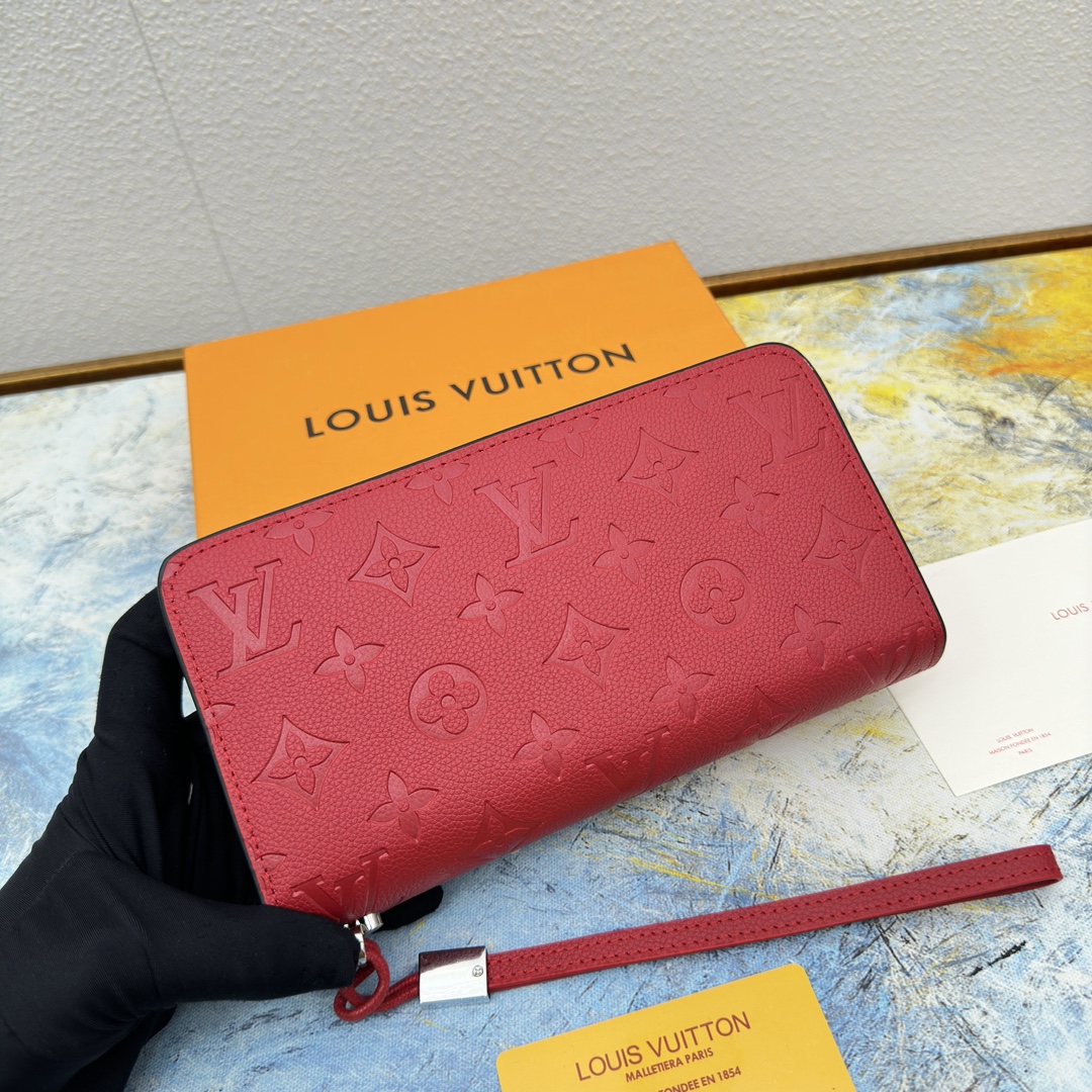Handcrafted leather long wallet front view