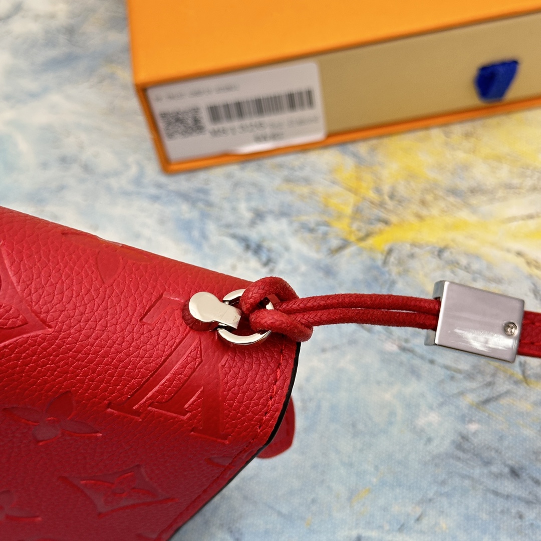 Long leather wallet detail of card slots