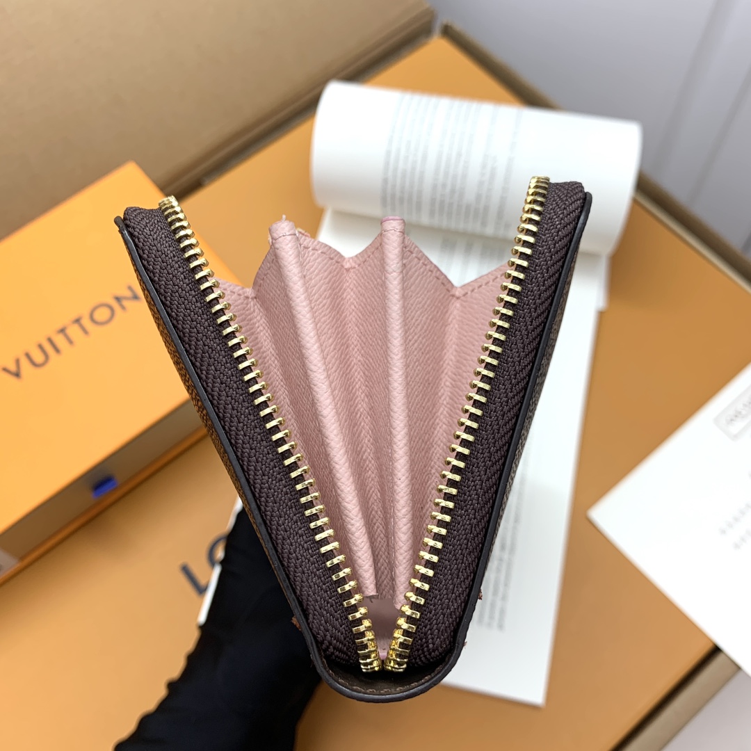 ルイ・ヴィトン Zippyラウンドファスナー財布 旅行スタイル