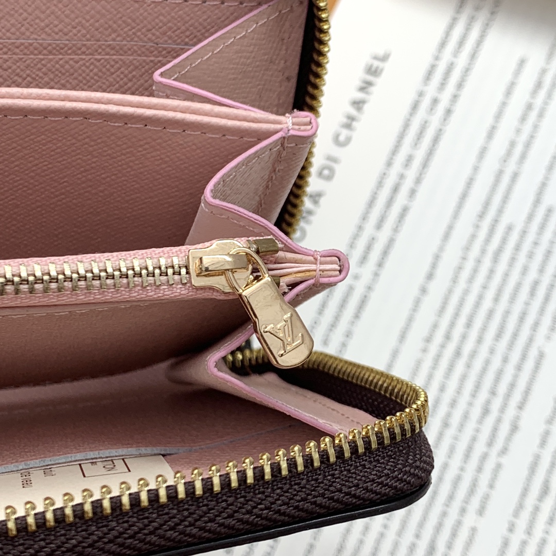 ルイ・ヴィトン Zippyラウンドファスナー財布 旅行スタイル