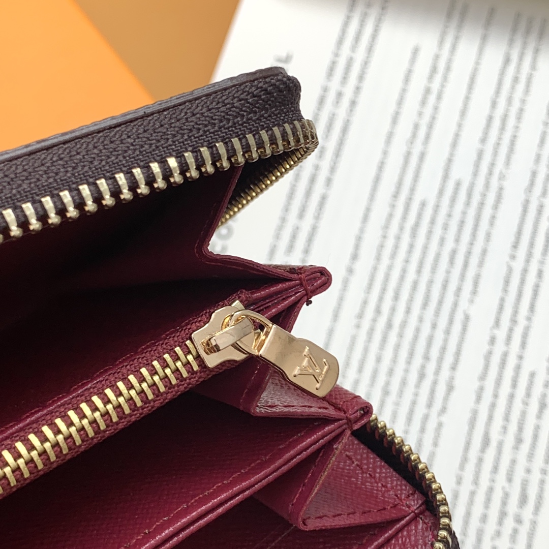 ルイ・ヴィトン Zippyラウンドファスナー財布 紫紅色