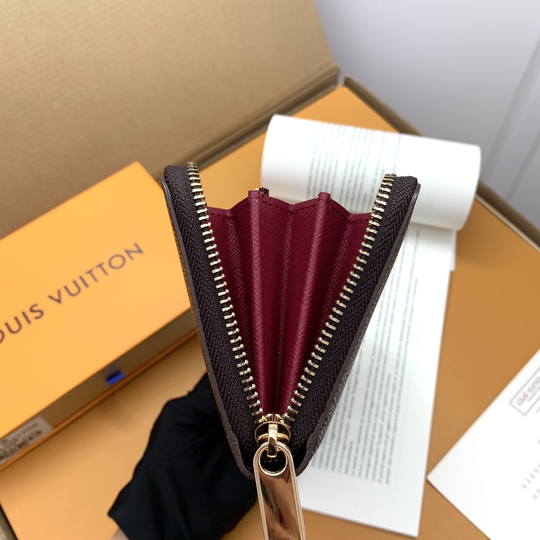 ルイ・ヴィトン Zippyラウンドファスナー財布 紫紅色