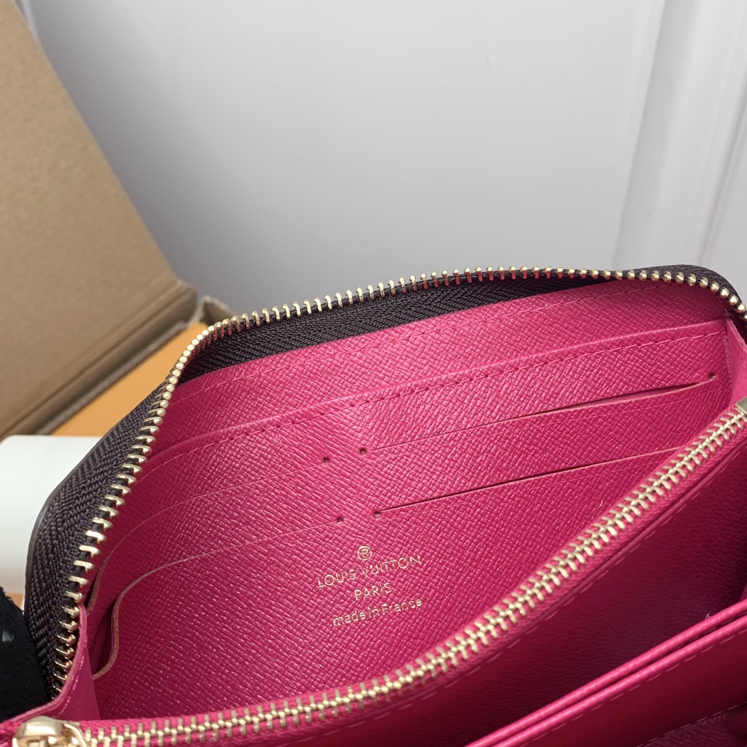 ルイ・ヴィトン Zippyラウンドファスナー財布 旅行スタイル