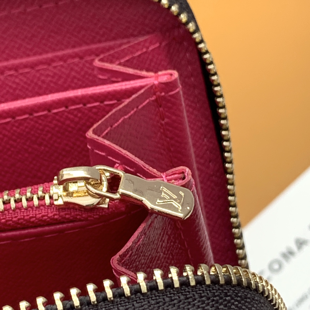 ルイ・ヴィトン Zippyラウンドファスナー財布 旅行スタイル