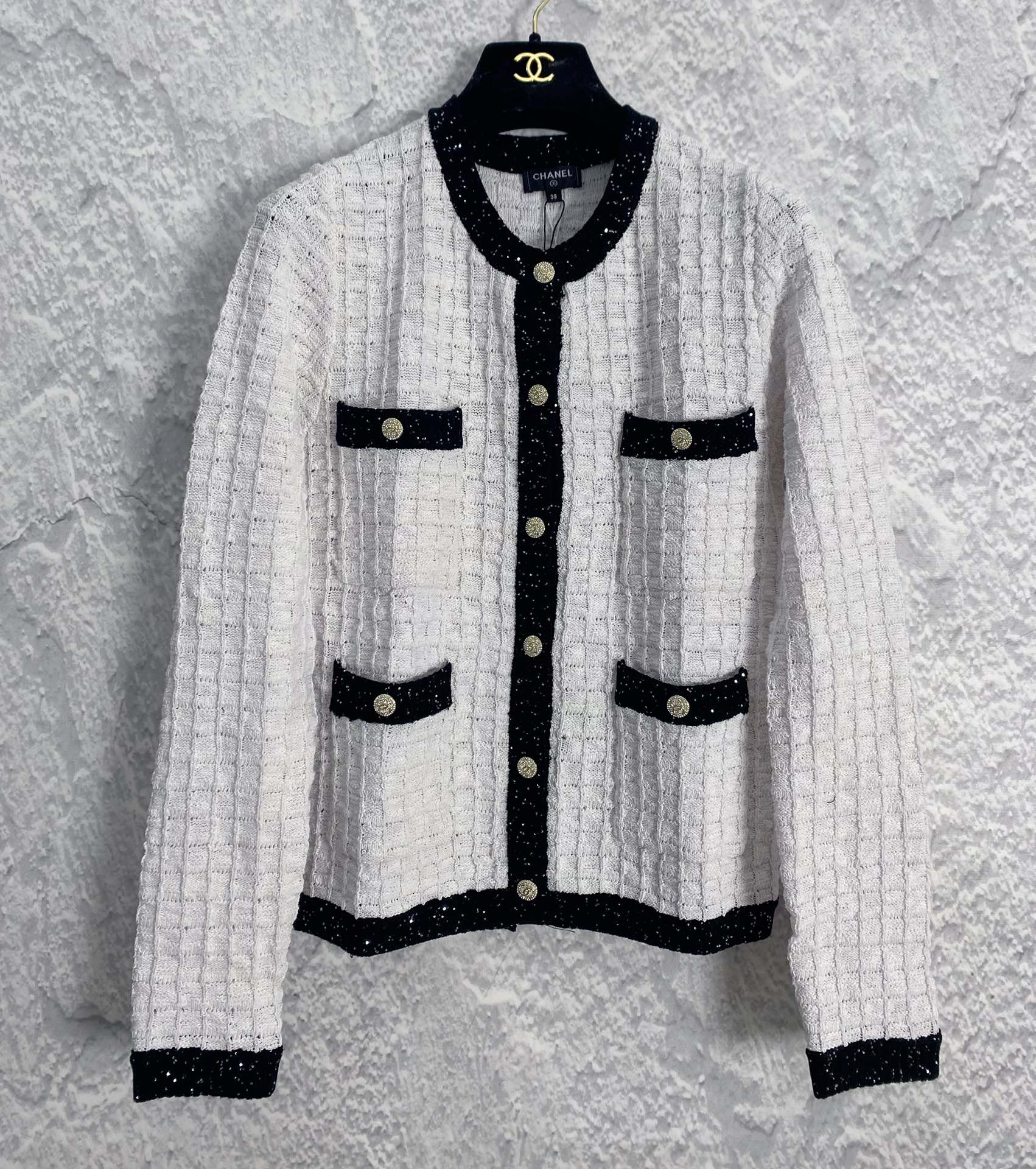 Chanel Vêtements Cardigans Noir Blanc Tricot Fashion