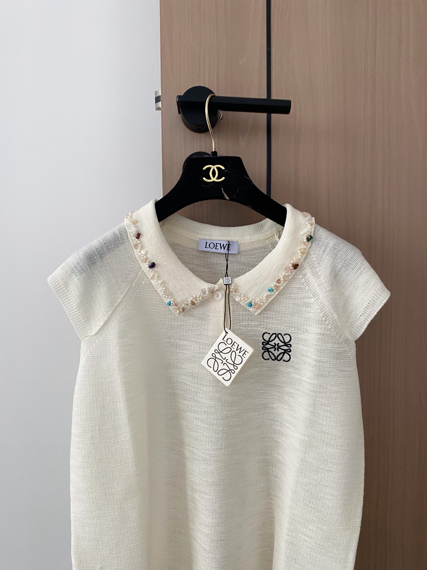 🛒—新款发售— 𝐋𝐎𝐄𝐖𝐄 𝟐𝟓𝐬𝐬 早春三色背心 上身超級顯瘦 𝟑色𝟑碼 𝟑𝟔/𝟑𝟖/𝟒𝟎 