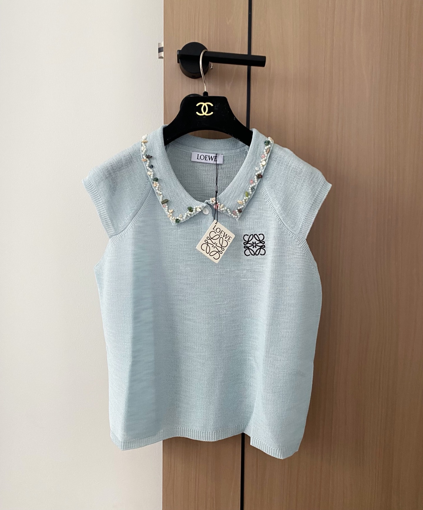 🛒—新款发售— 𝐋𝐎𝐄𝐖𝐄 𝟐𝟓𝐬𝐬 早春三色背心 上身超級顯瘦 𝟑色𝟑碼 𝟑𝟔/𝟑𝟖/𝟒𝟎 