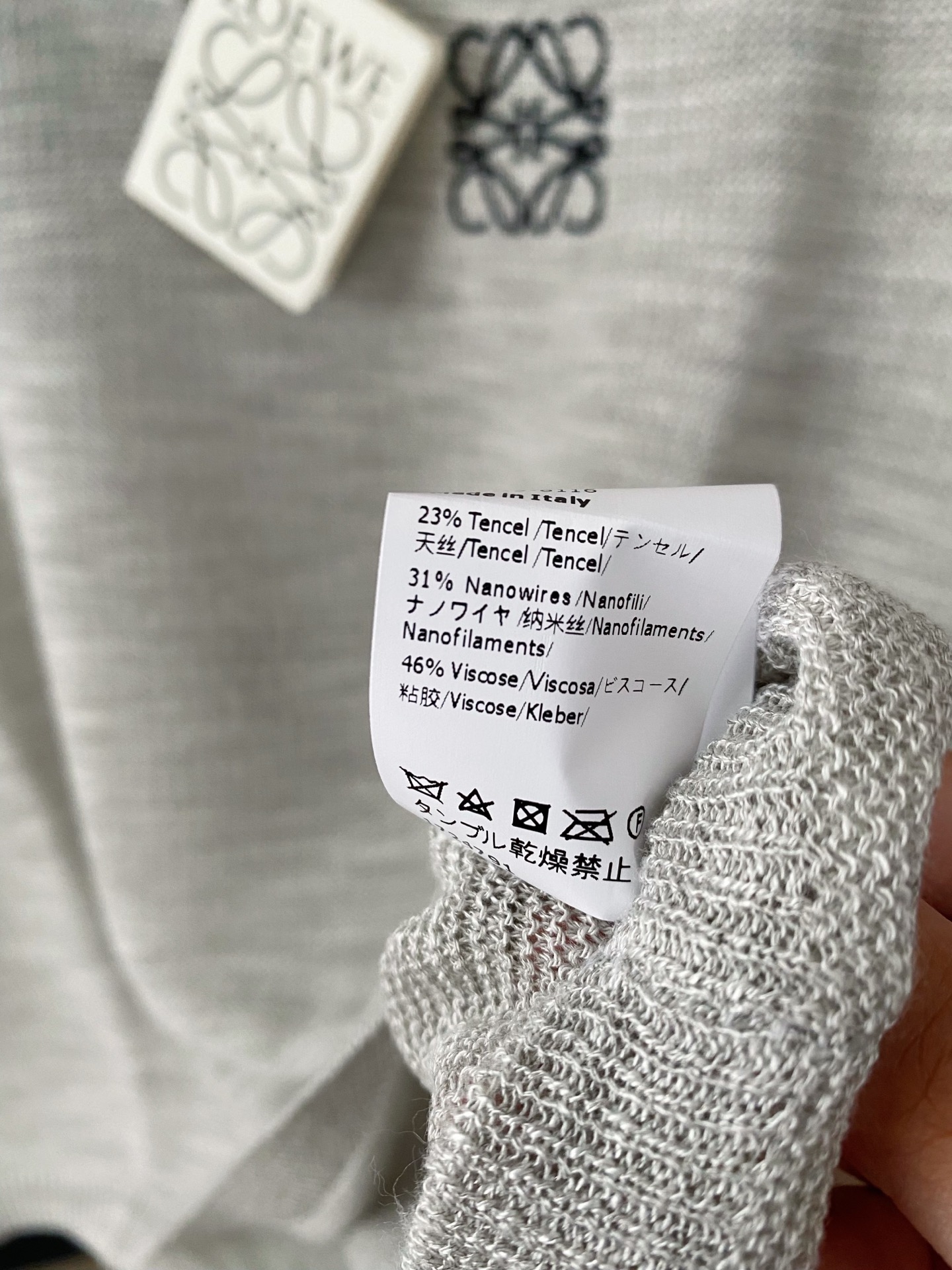 🛒—新款发售— 𝐋𝐎𝐄𝐖𝐄 𝟐𝟓𝐬𝐬 早春三色背心 上身超級顯瘦 𝟑色𝟑碼 𝟑𝟔/𝟑𝟖/𝟒𝟎 