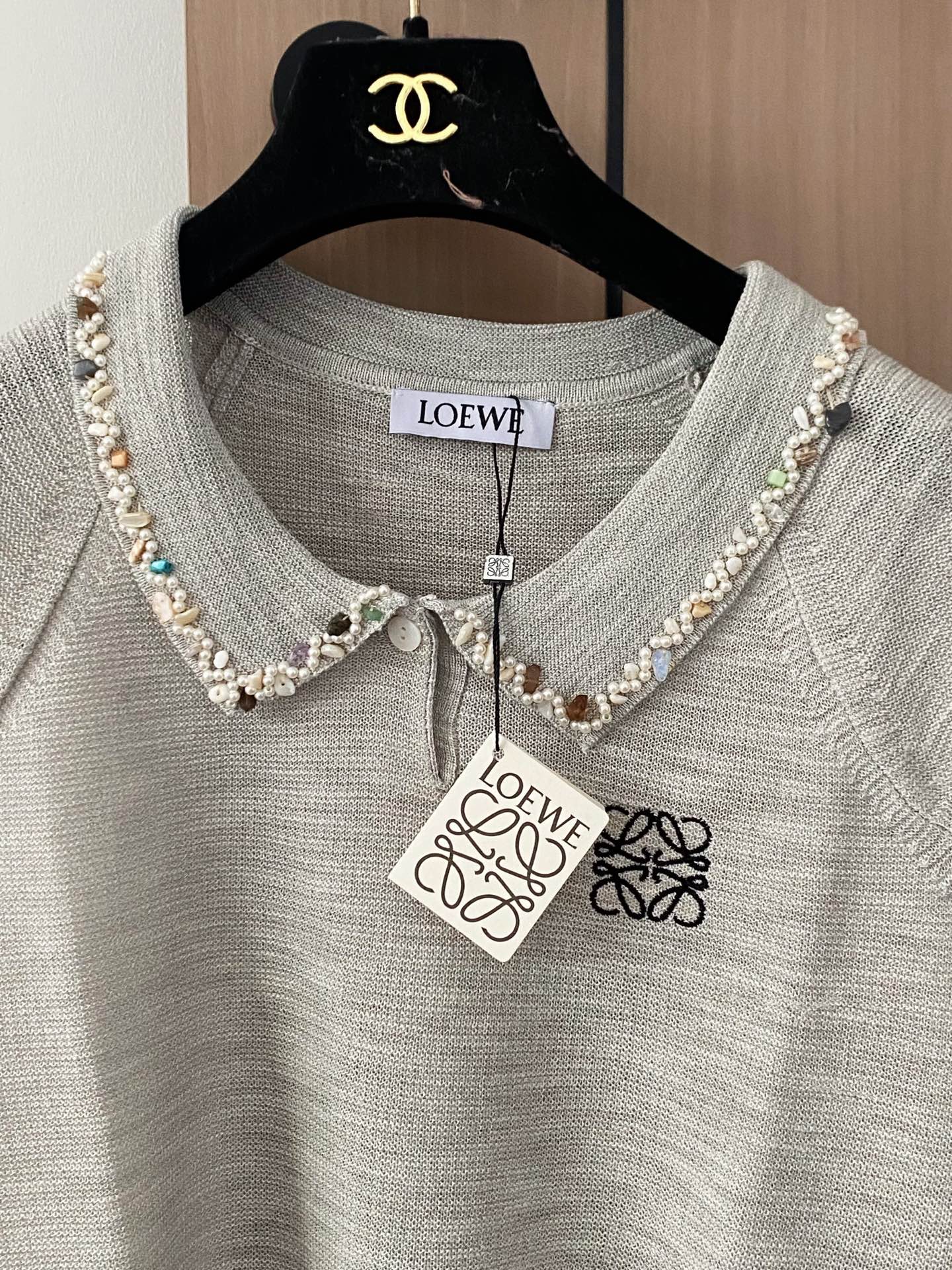 🛒—新款发售— 𝐋𝐎𝐄𝐖𝐄 𝟐𝟓𝐬𝐬 早春三色背心 上身超級顯瘦 𝟑色𝟑碼 𝟑𝟔/𝟑𝟖/𝟒𝟎 