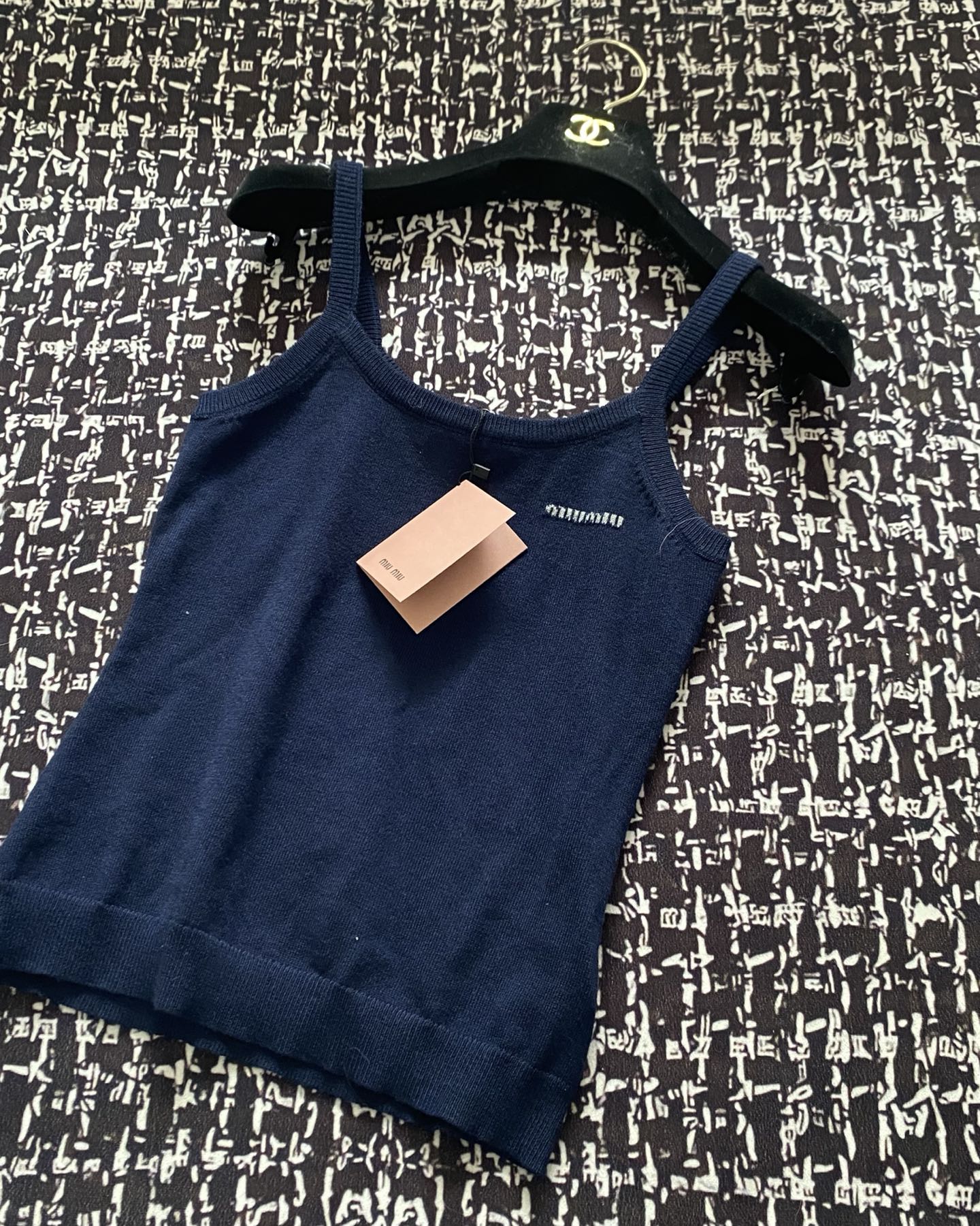 NO:330768,New simple two-color vest logo embellishment and decoration, slim and versatile upper body size //,,alexander wang19860909新款 簡約二色背心 logo点缀修饰 上身显瘦百搭 码数//,,alexander wang,Women's clothing