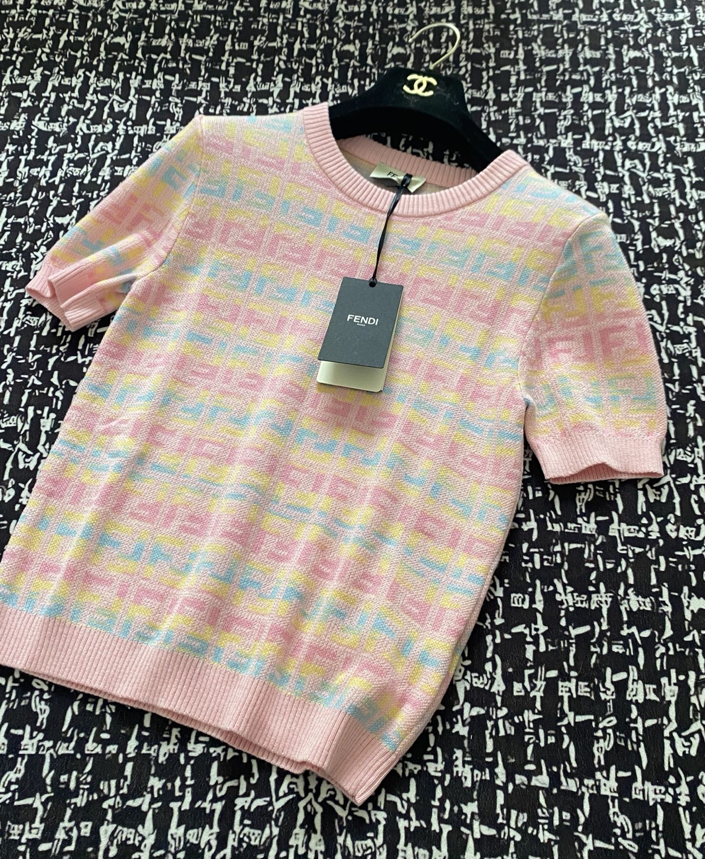 NO:330773,Presbyterian color two-color lace short sleeves, slim fit and three-dimensional, fashionable and relaxing feeling on the upper body, size //, T-shirt, alexander wang19860909老花彩色二色花边短袖 修身版型立体 上身時尚鬆弛感 码数//,,T-shirt,alexander wang,Women's clothing