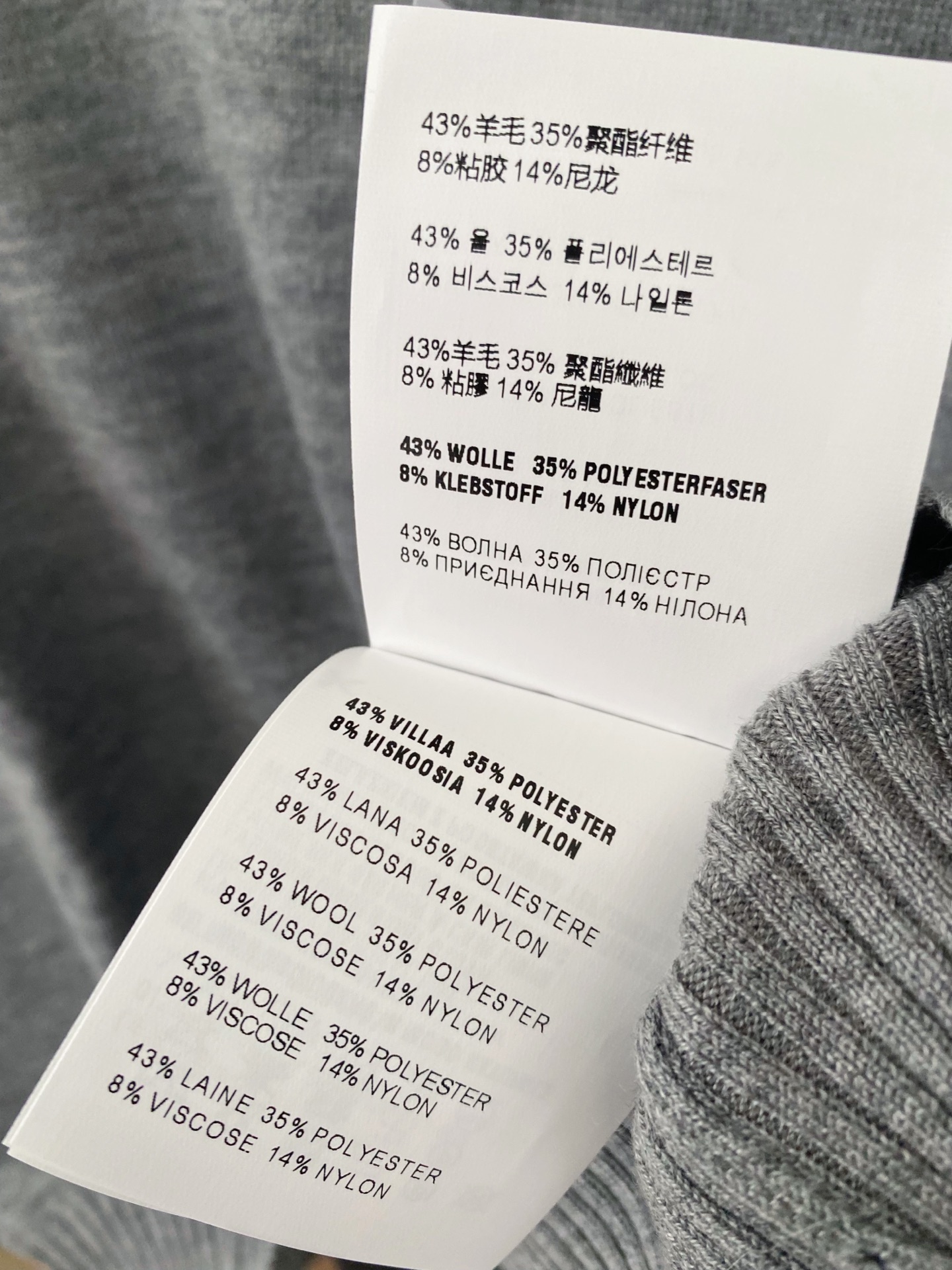 🛒—新款发售— 𝐌𝐢𝐮𝐦𝐢𝐮 𝟐𝟓新款 三色短袖 logo点缀修饰 上身显瘦百搭 𝟑色𝟑碼 𝟑𝟔/𝟑𝟖/
