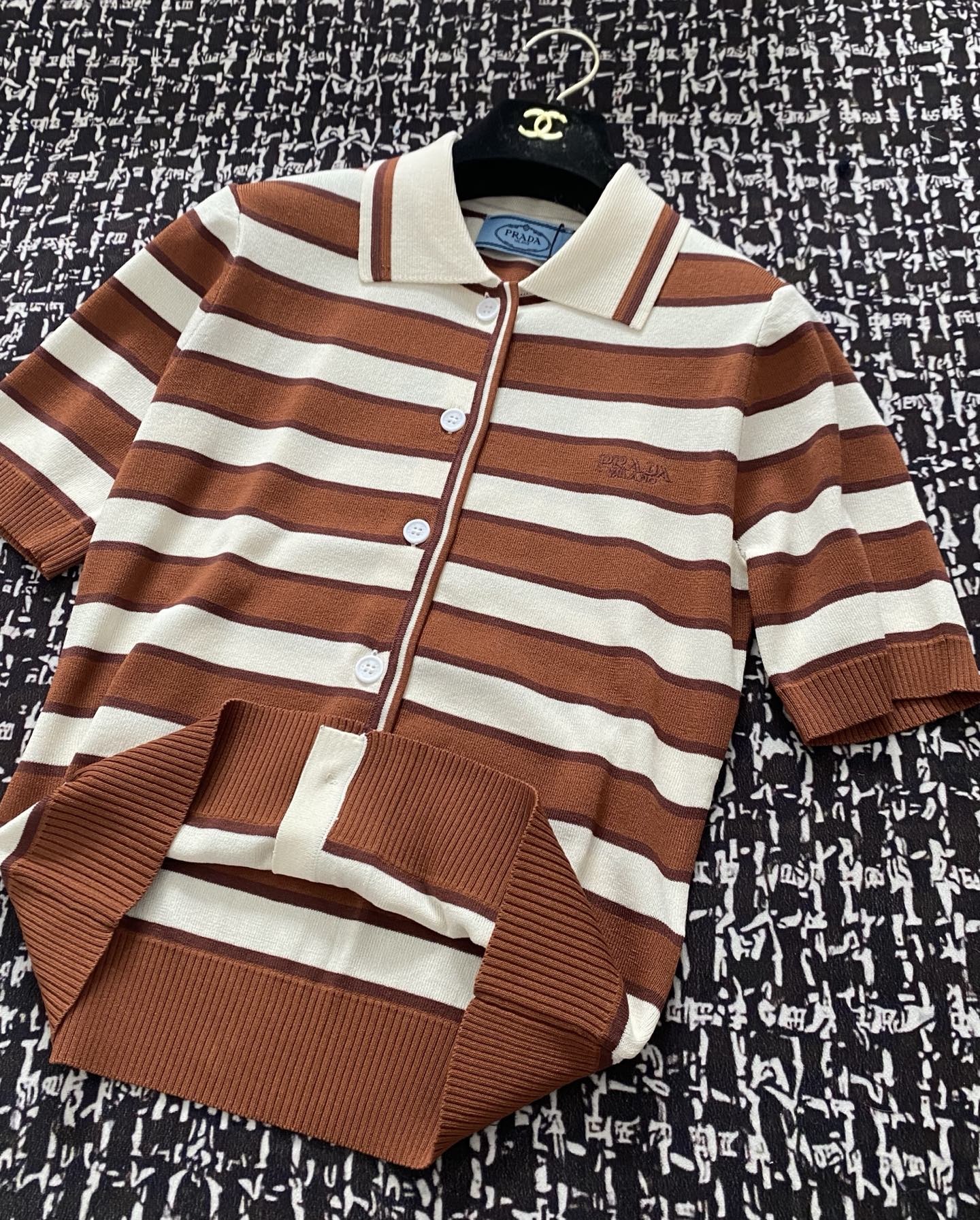PRADA Striped Knit Cardigan with Embroidered Logo - Slim Fit, Chic Design 4 i1746617426815 2886 0 3