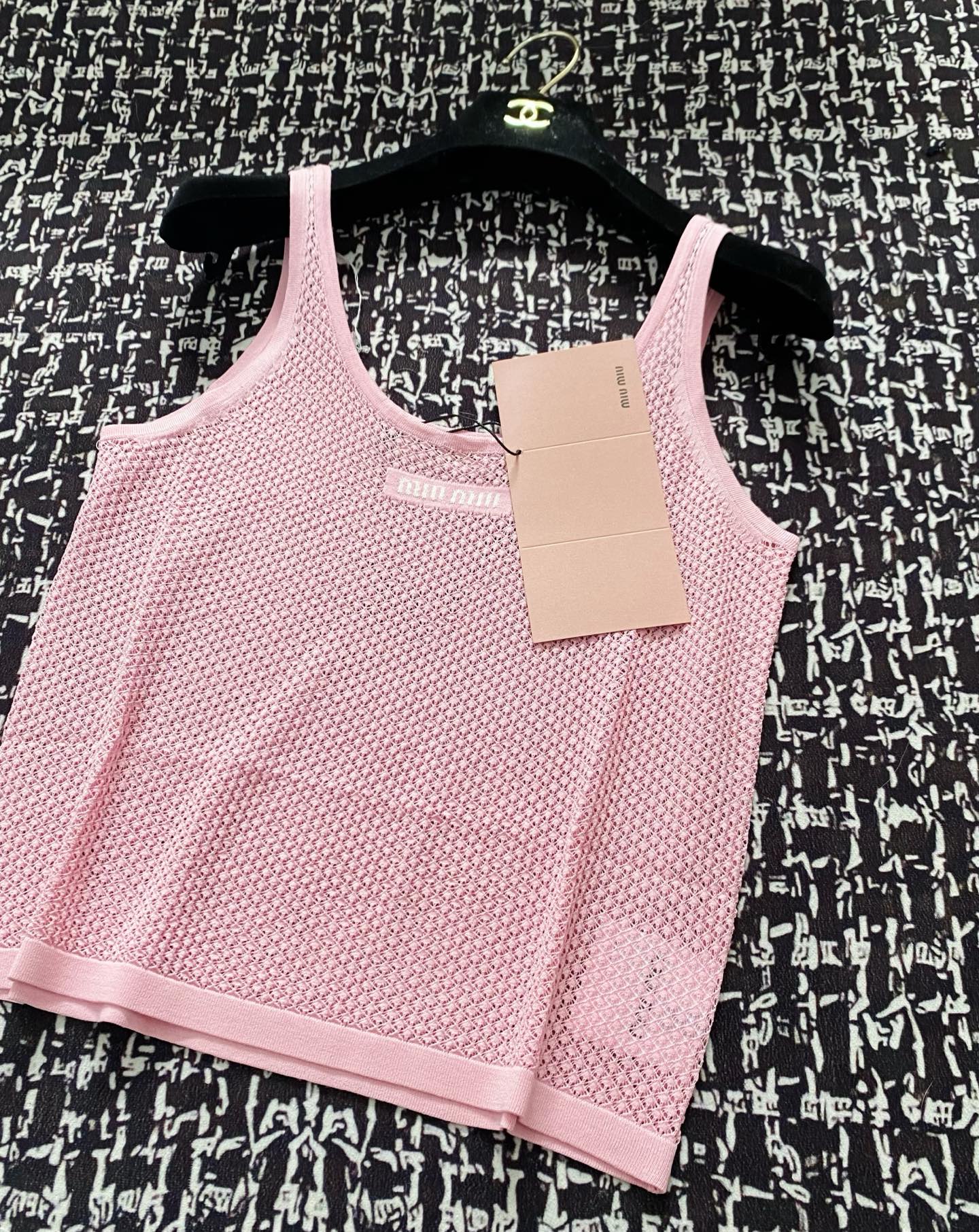 NO:335626,New three-color vest logo embellishment, slim and versatile upper body size //, alexander wang19860909新款 三色背心 logo点缀修饰 上身显瘦百搭 码数//,,alexander wang,Women's clothing