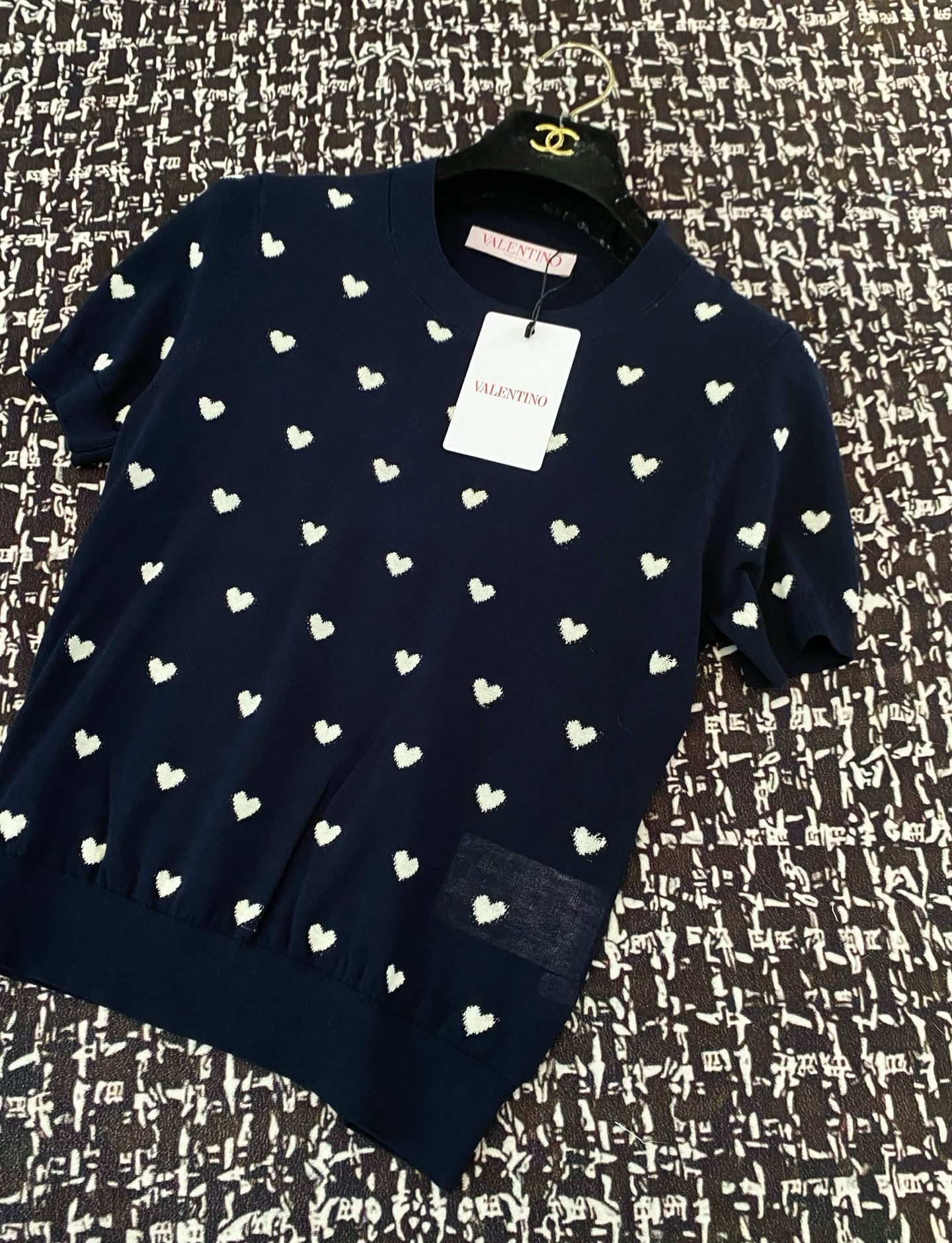 NO:332507,New Year's new short-sleeved logo pattern embellishment, fashionable and relaxing feeling on the upper body, size //, T-shirt, alexander wang19860909年新款短袖 logo图案修饰点缀 上身時尚鬆弛感 码数//,,T-shirt,alexander wang,Women's clothing