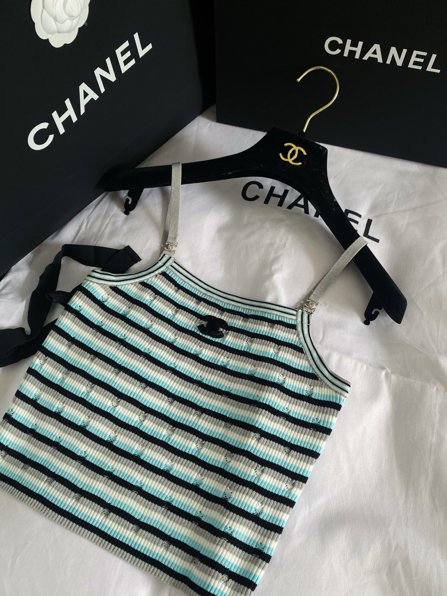 NO:335631,New style, breathable fabric, contrasting stripes hollowed out high-end fashion logo design embellishment!  !  High-end atmosphere on the upper body. Number of codes//,alexander wang19860909新款 面料透气 撞色条纹镂空高级时尚 logo设计修饰点缀！！上身高级氛围感 码数//,,alexander wang,Women's clothing