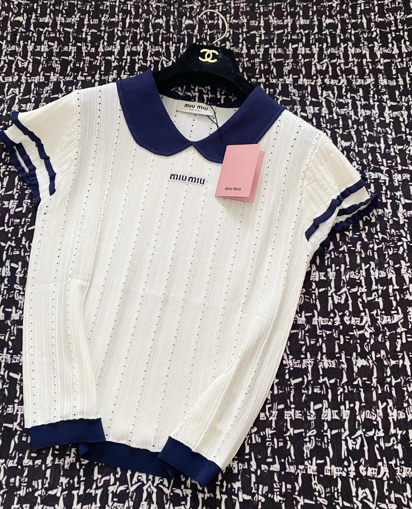 NO:334486,New two-color short-sleeved logo embellishment and decoration, slim and versatile color code number //, T-shirt, alexander wang19860909新款 二色短袖 logo点缀修饰 上身显瘦百搭 色碼 码数//,,T-shirt,alexander wang,Women's clothing