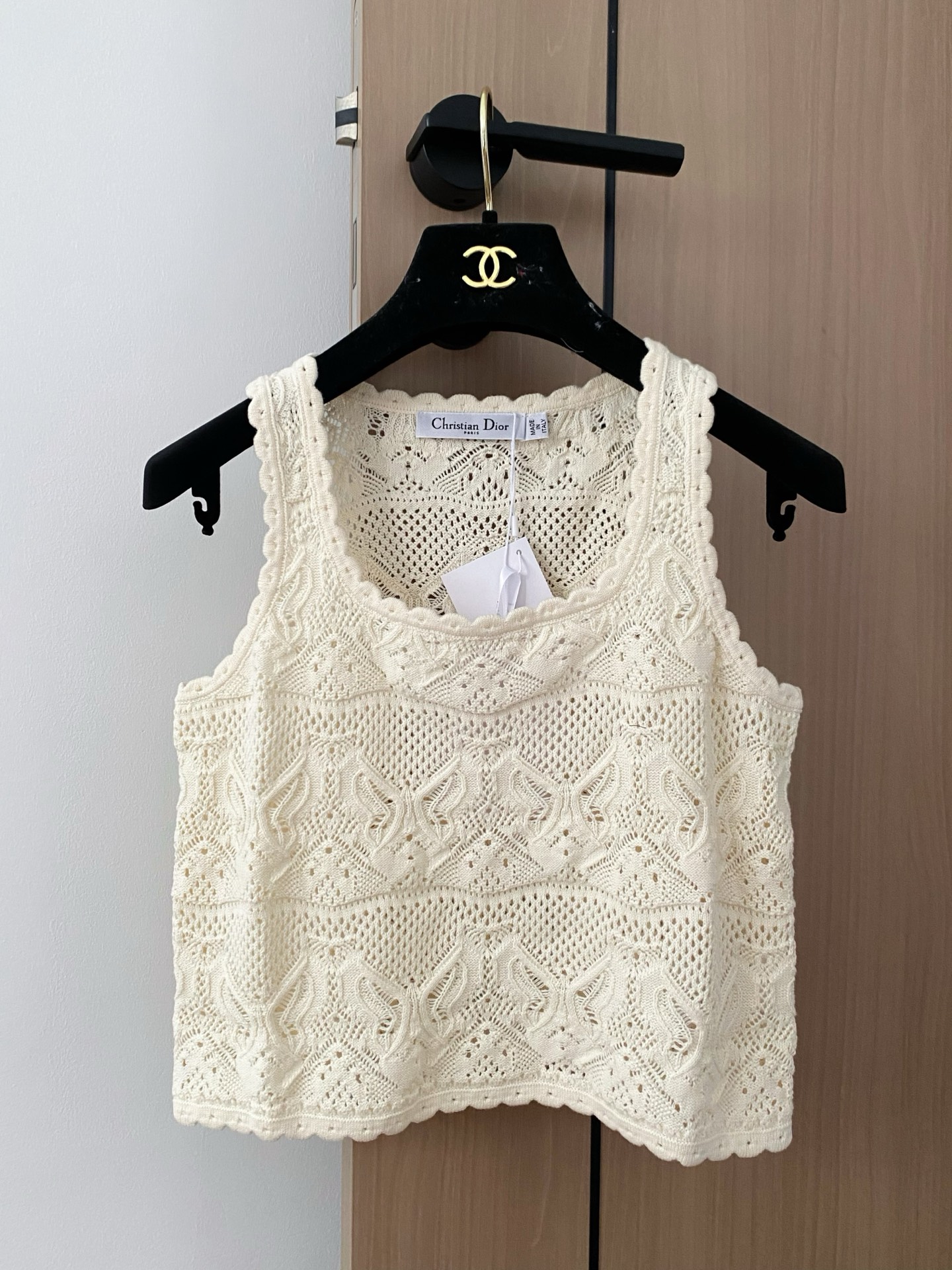 NO:424367,New summer style heavy industry hollow vest butterfly logo pattern embellishment and decoration, upper body slim and fashionable size //,,alexander wang19860909夏季新款 重工镂空背心 蝴蝶logo图案点缀修饰 上身顯瘦時尚 码数//,,alexander wang,Women's clothing