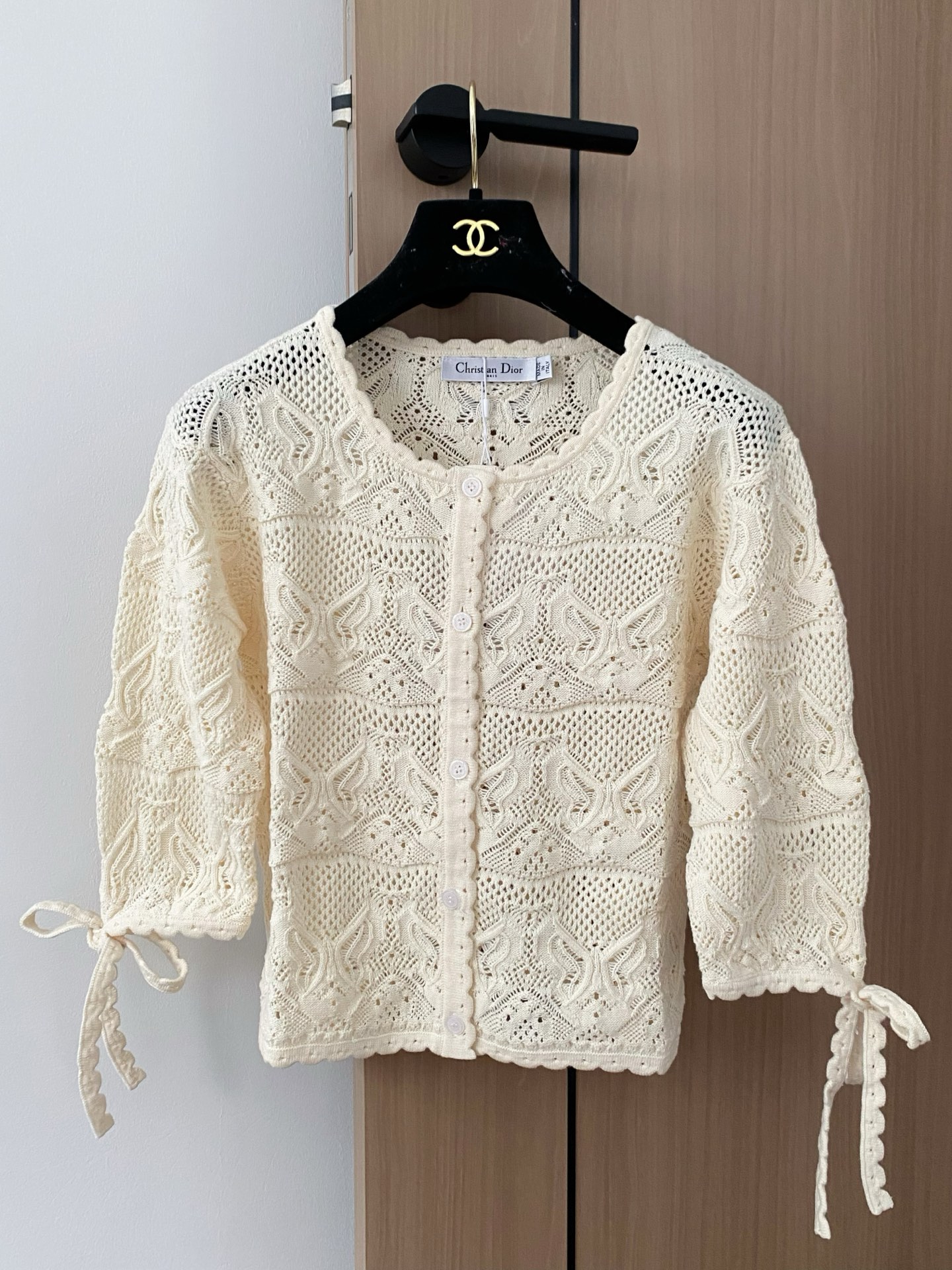 NO:424377,New summer style hollow cardigan, butterfly logo pattern embellishment, upper body slim and fashionable Size //,,alexander wang19860909夏季新款 镂空开衫 蝴蝶logo图案点缀修饰 上身顯瘦時尚 码数//,,alexander wang,Women's clothing