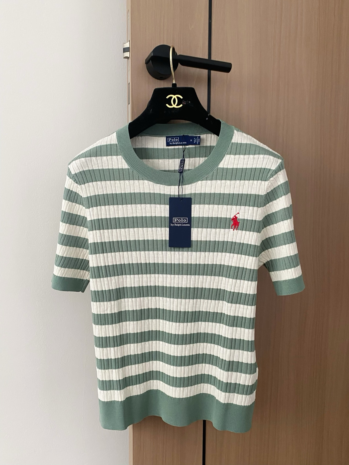 NO:424319,Ralph Lauren Three-color short-sleeved logo embellishment and modification The upper body is super slim. Color Number //, loro piana, T-shirt, alexander wang19860909Ralph Lauren  三色短袖 logo点缀修饰 上身超級顯瘦 色 码数//,,loro piana,T-shirt,alexander wang,Women's clothing