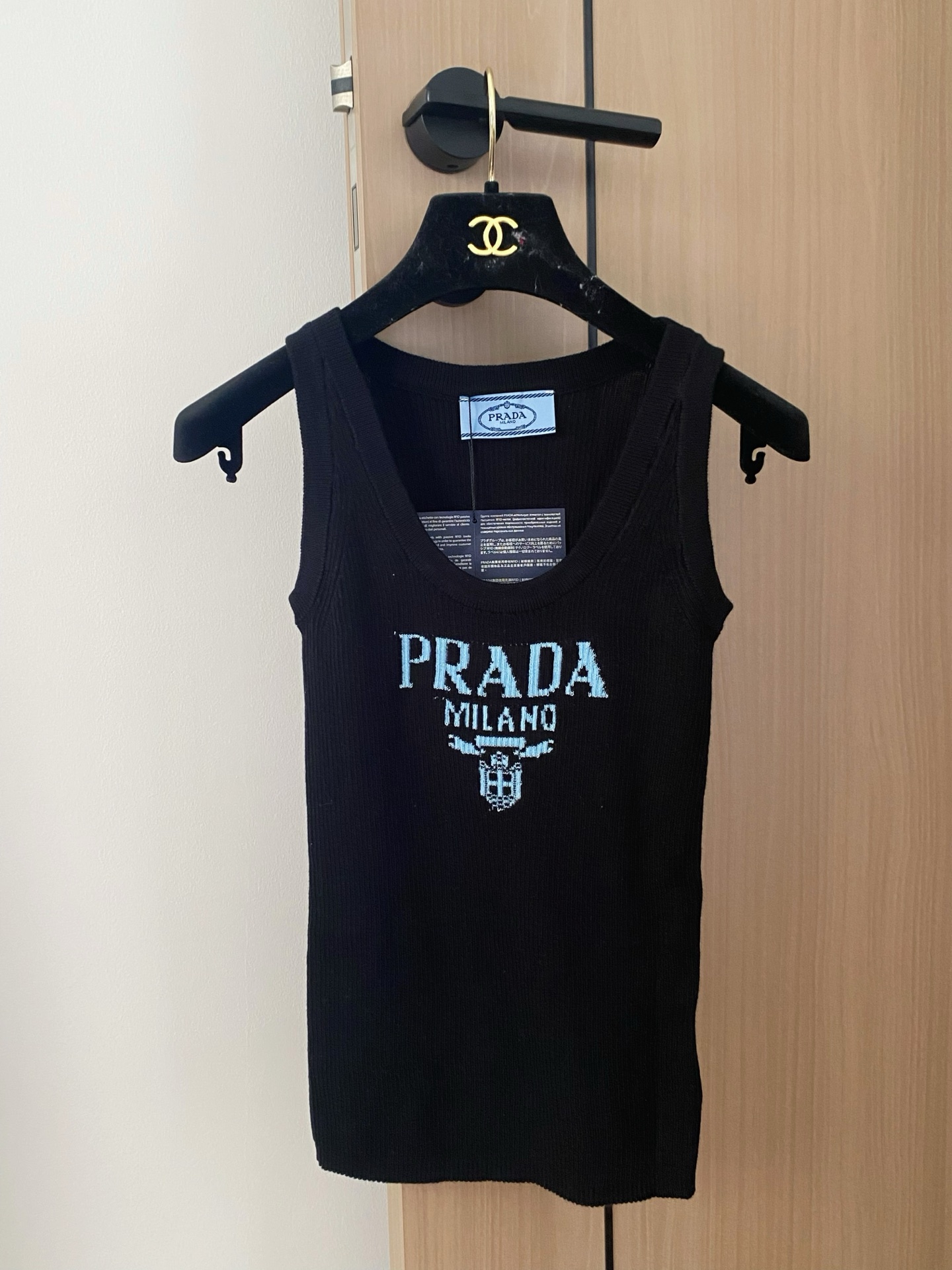 NO:419226,New two-color vest logo modification matching, upper body makes you look slim and white in skin size //, alexander wang19860909新款 二色背心 logo修饰搭配 上身显瘦超級显肤白 码数//,,alexander wang,Women's clothing