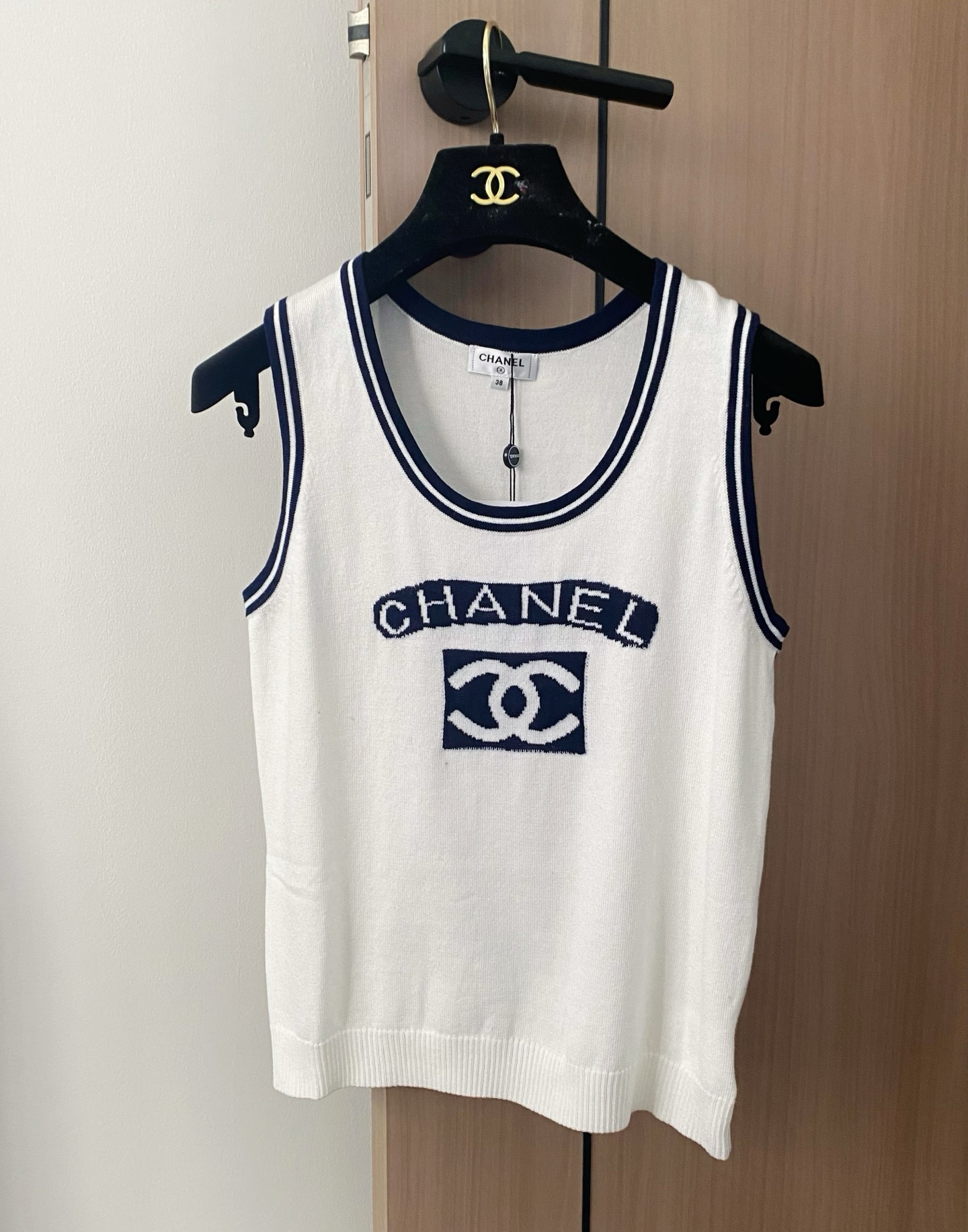 NO:426171,New two-color vest, breathable fabric, logo pattern design and embellishment!  High-end atmosphere on the upper body. Number of codes//,alexander wang19860909新款 二色背心 面料透气 logo图案设计修饰点缀！上身高级氛围感 码数//,,alexander wang,Women's clothing