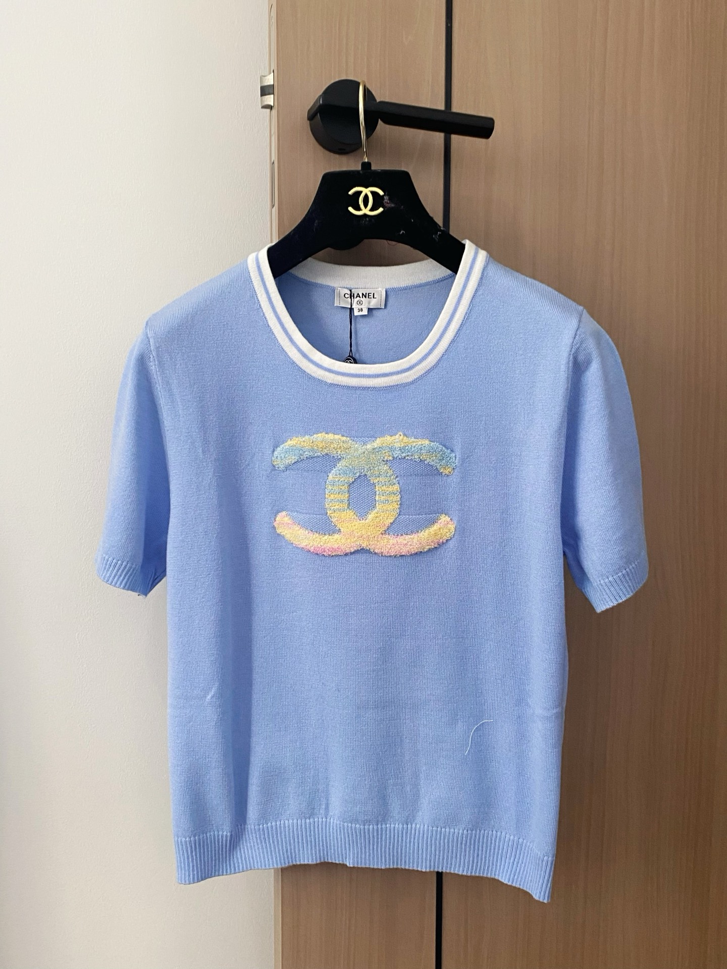 NO:426200,New three-color short-sleeved fabric breathable logo pattern design embellishment!  High-level atmosphere of upper body color code number //, T-shirt,alexander wang19860909新款 三色短袖 面料透气 logo图案设计修饰点缀！上身高级氛围感 色 码数//,,T-shirt,alexander wang,Women's clothing