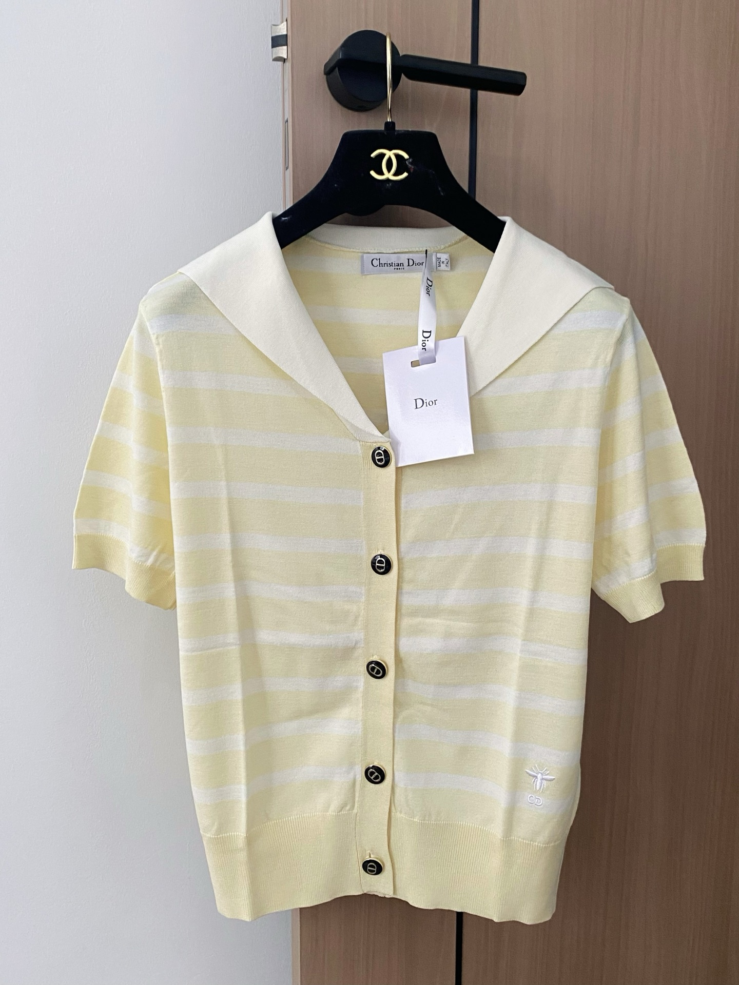 NO:429625,New three-color navy neck short sleeves embroidered logo pattern embellishment and decoration, slim and fashionable upper body color code number //, T-shirt, alexander wang19860909新款 三色海军领短袖 刺绣logo图案点缀修饰 上身顯瘦時尚 色 码数//,,T-shirt,alexander wang,Women's clothing