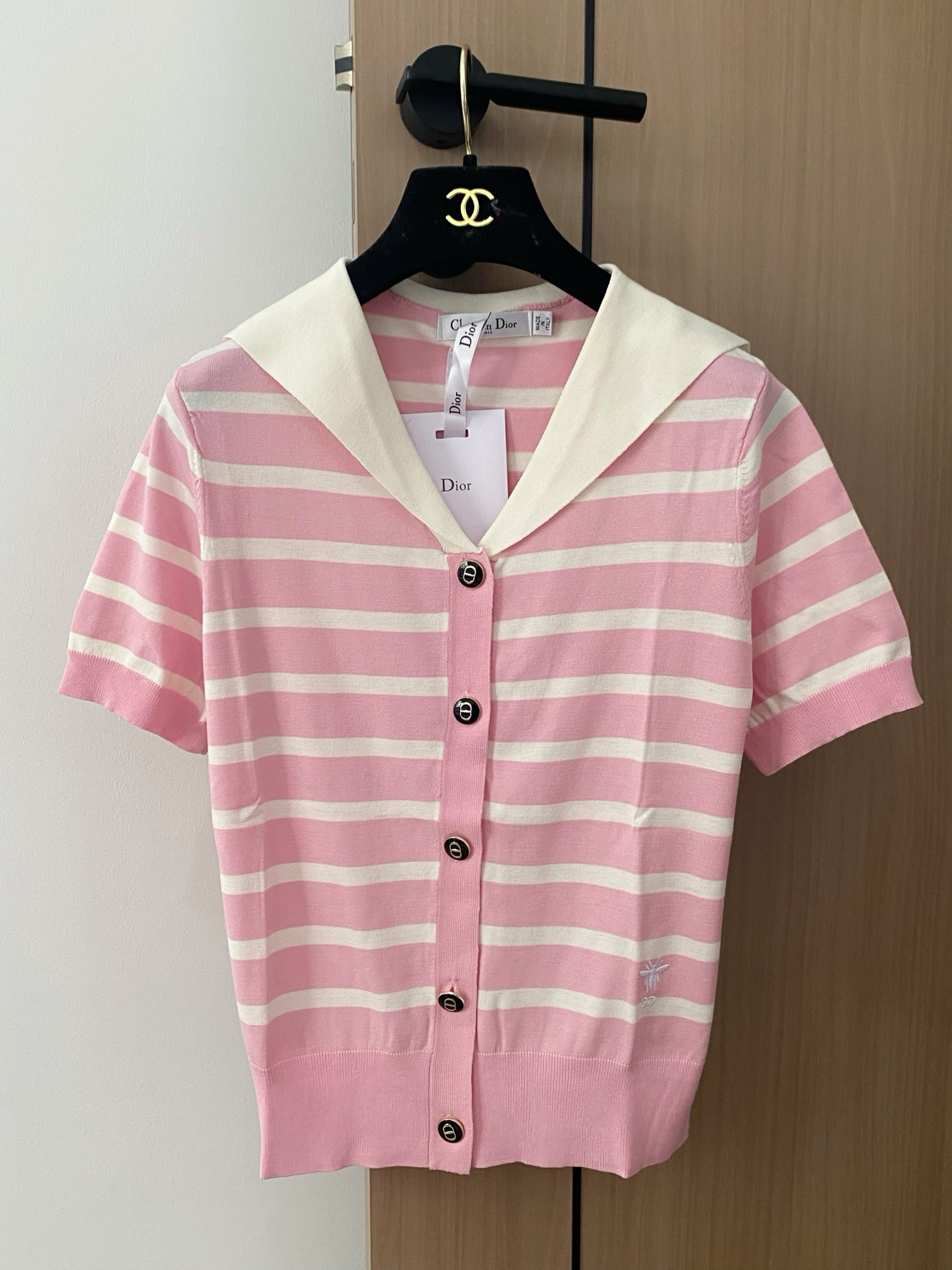 NO:429633,New three-color navy neck short sleeves embroidered logo pattern embellishment and decoration, slim and fashionable upper body color code number //, T-shirt, alexander wang19860909新款 三色海军领短袖 刺绣logo图案点缀修饰 上身顯瘦時尚 色 码数//,,T-shirt,alexander wang,Women's clothing