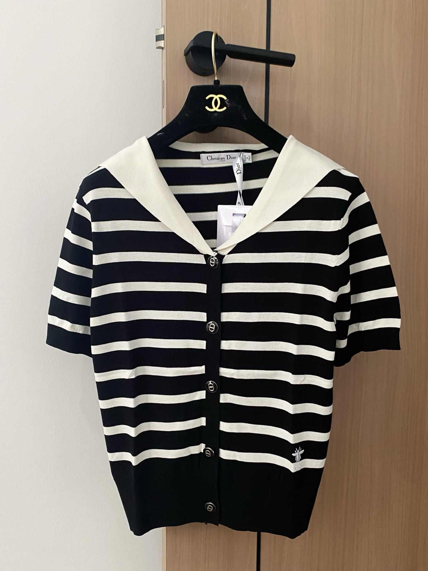 NO:429641,New three-color navy neck short sleeves embroidered logo pattern embellishment and decoration, slim and fashionable upper body color code number //, T-shirt, alexander wang19860909新款 三色海军领短袖 刺绣logo图案点缀修饰 上身顯瘦時尚 色 码数//,,T-shirt,alexander wang,Women's clothing