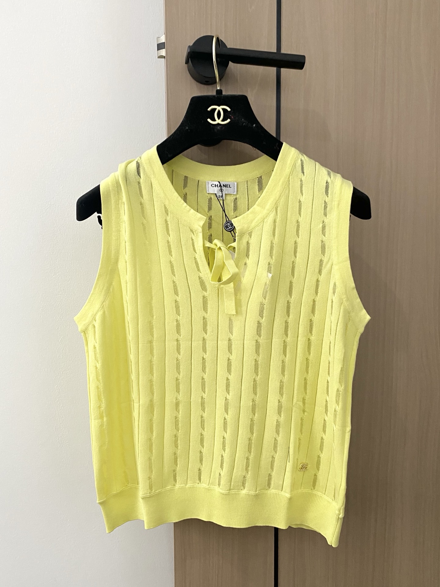 NO:432603,New three-color vest, breathable fabric, logo pattern embellishment, high-end atmosphere, color, code number //,,alexander wang19860909新款 三色背心 面料透气 logo图案修饰点缀 上身高级氛围感 色 码数//,,alexander wang,Women's clothing