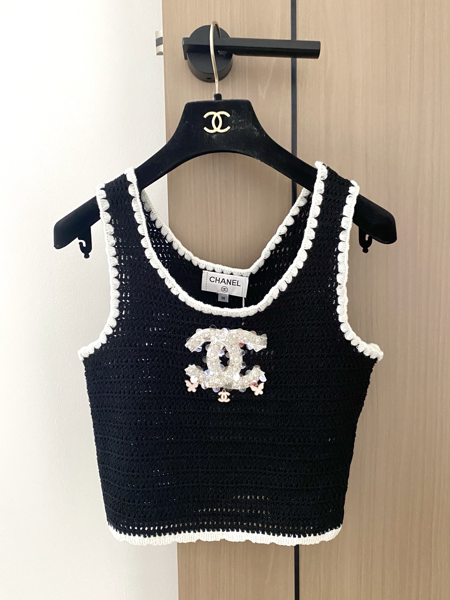 NO:437880,New two-color vest, breathable fabric, logo pattern embellishment, high-end atmosphere, color code, code number //,,alexander wang19860909新款 二色背心 面料透气 logo图案修饰点缀 上身高级氛围感 色碼 码数//,,alexander wang,Women's clothing
