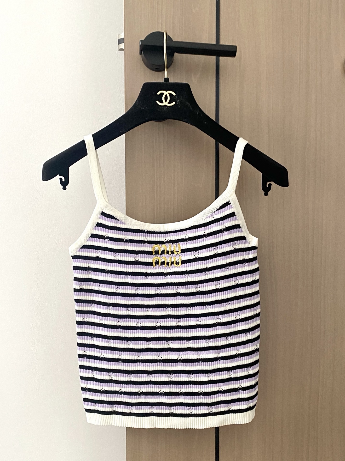 NO:437908,New two-color striped suspender embroidery logo embroidery and modification, age-reducing girl, slim and versatile color code //,,alexander wang19860909新款 二色条纹吊带 刺绣logo点缀修饰 减龄少女 上身显瘦百搭 色碼 //,,alexander wang,Women's clothing