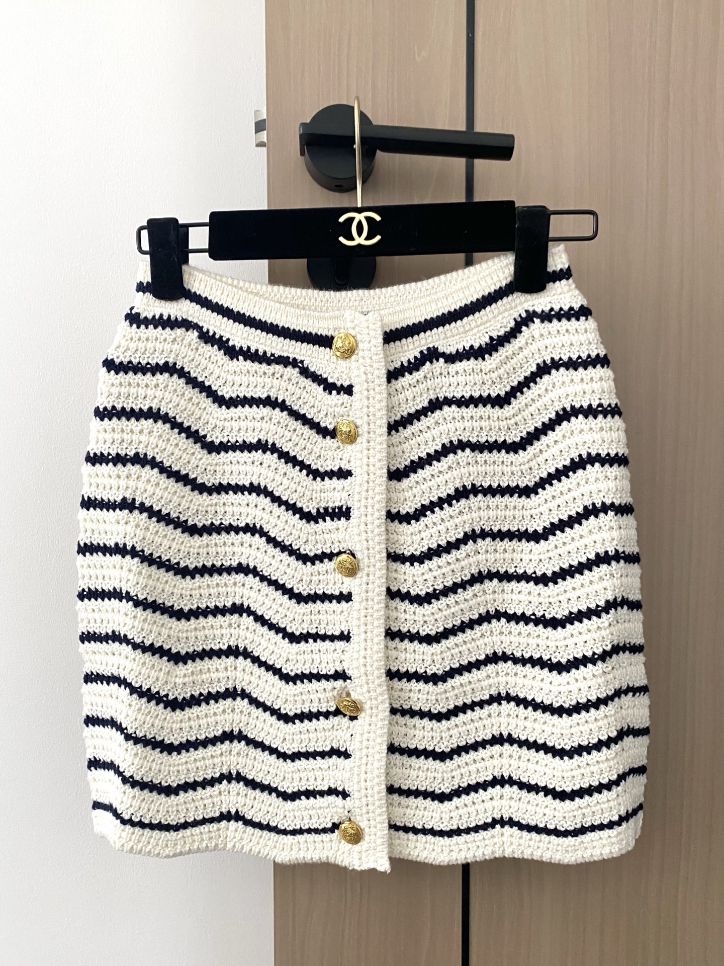 NO:440463,Sea wave striped knitted suit Navy style crochet suit button embellishment upper body style high-end fashion color //,,alexander wang19860909海浪条纹针织套装 海军风钩针套装纽扣修饰点缀 上身千金风高級時尚 色 //,,alexander wang,Women's clothing