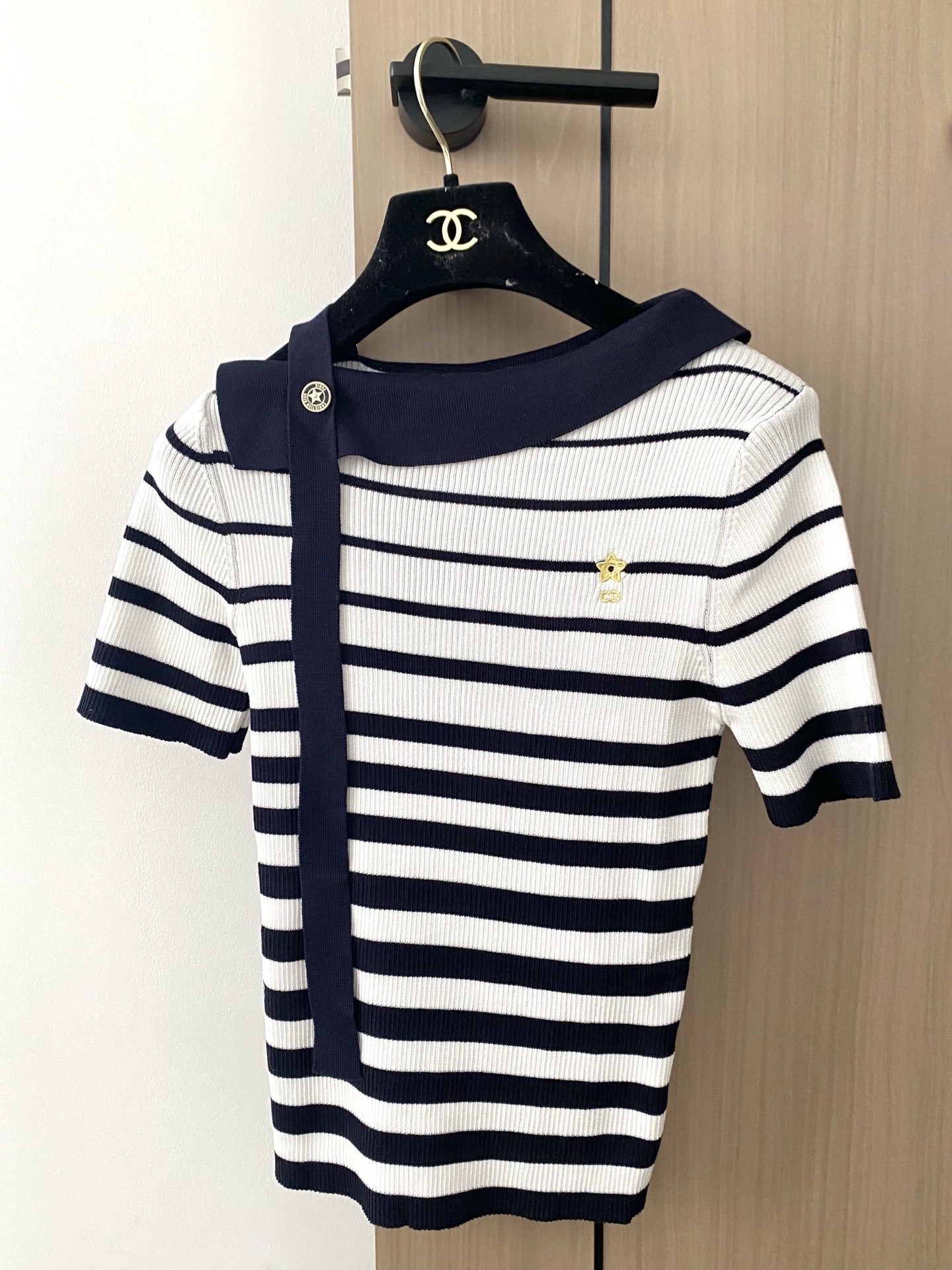 NO:440470,New style striped short sleeves, embroidered logo pattern embellishment, top body look slim and fashionable, color //,,T-shirt,alexander wang19860909新款 条纹短袖 刺绣logo图案点缀修饰 上身顯瘦時尚 色 //,,T-shirt,alexander wang,Women's clothing