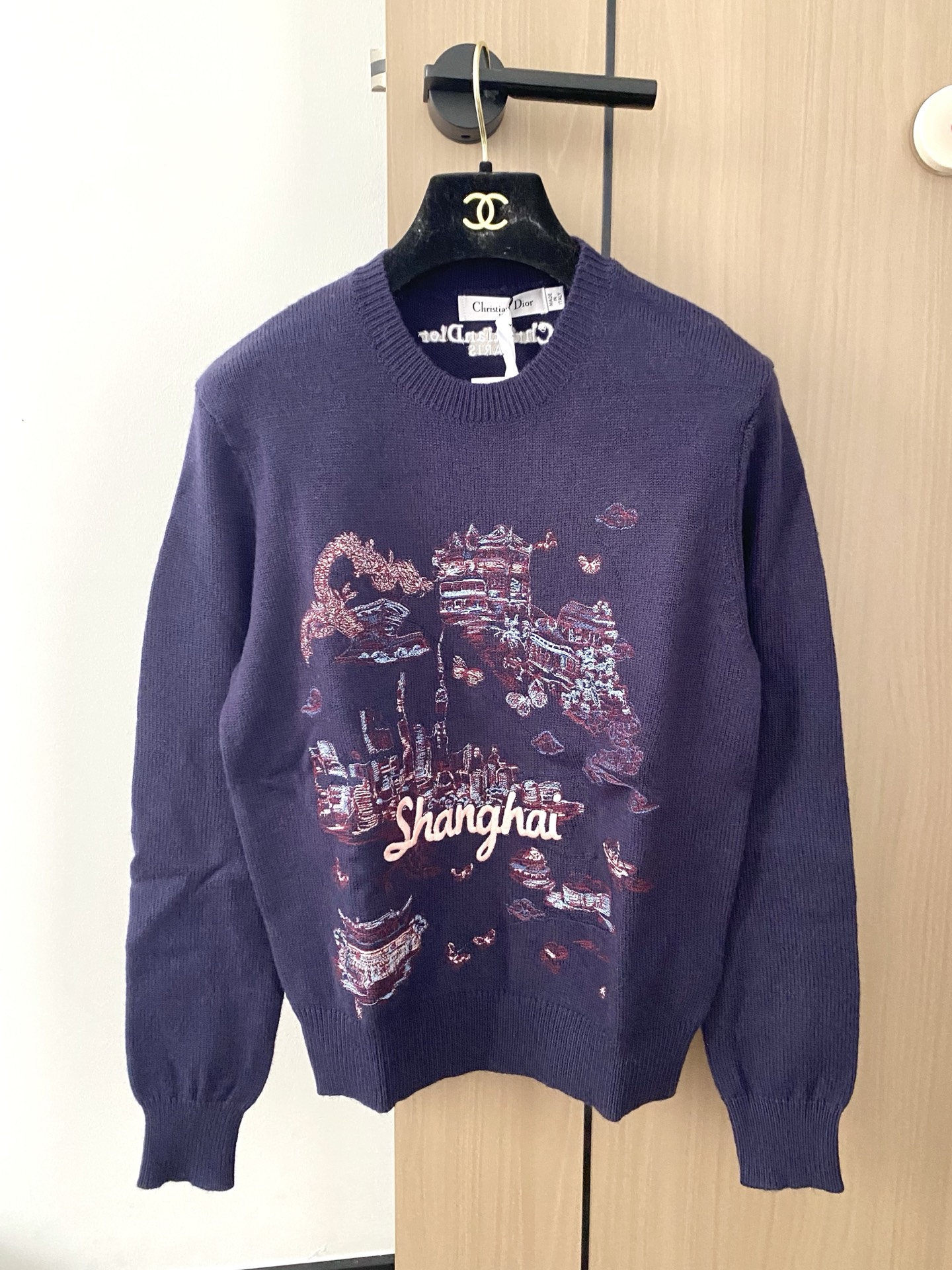 NO:440531,New three-color heavy industry embroidery knitted long sleeves exquisite logo pattern embellishment and decoration, slim and fashionable upper body color //,,alexander wang19860909新款 三色重工刺绣针织长袖 精美logo图案点缀修饰 上身顯瘦時尚 色 //,,alexander wang,Women's clothing