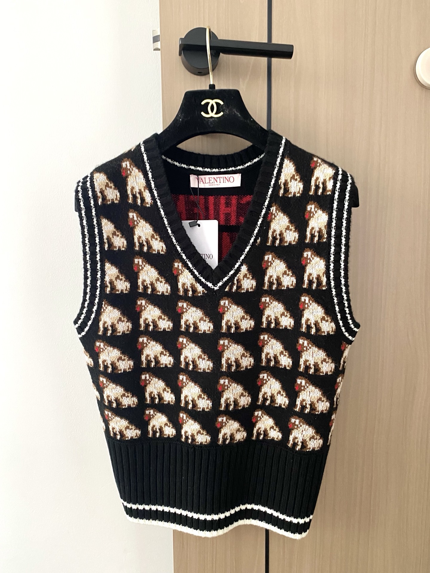 NO:440497,New early autumn style V-neck knitted vest logo embellishment picture m upper body fashionable and relaxed color //,,alexander wang19860909早秋新款 V领针织马甲 logo修饰点缀 图m上身時尚鬆弛感 色//,,alexander wang,Women's clothing