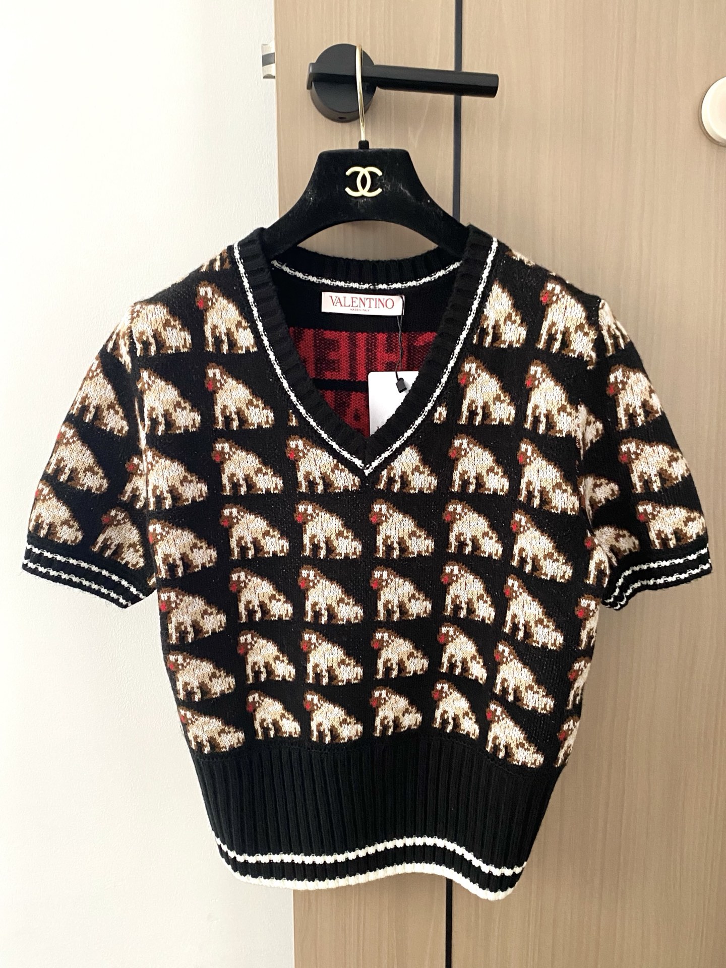 NO:440504,New early autumn style V-neck knitted short sleeve logo embellishment picture m upper body fashionable and relaxed color //, T-shirt, alexander wang19860909早秋新款 V领针织短袖 logo修饰点缀 图m上身時尚鬆弛感 色//,,T-shirt,alexander wang,Women's clothing