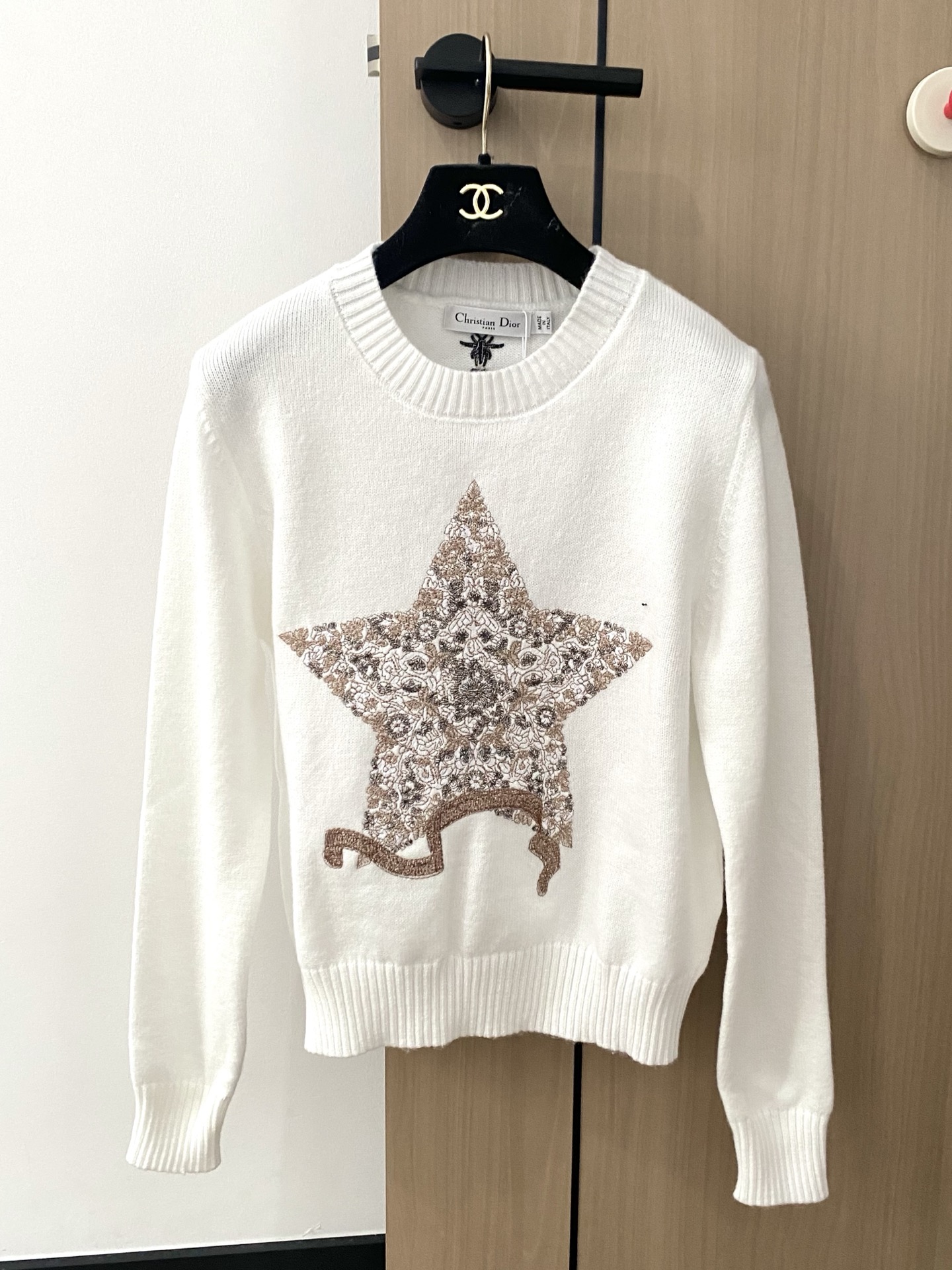 NO:445490,New two-color long sleeves embroidered logo pattern embellishment and decoration, slim and fashionable upper body color //,,alexander wang19860909新款 二色长袖 刺绣logo图案点缀修饰 上身顯瘦時尚 色//,,alexander wang,Women's clothing