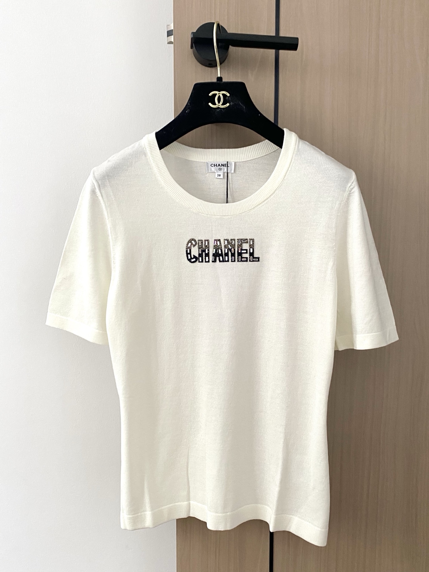 NO:447761,New two-color short-sleeved fabric breathable logo pattern embellishment and high-end atmosphere on the upper body Color code //, T-shirt,alexander wang19860909新款 二色短袖 面料透气 logo图案修饰点缀 上身高级氛围感 色碼 //,,T-shirt,alexander wang,Women's clothing