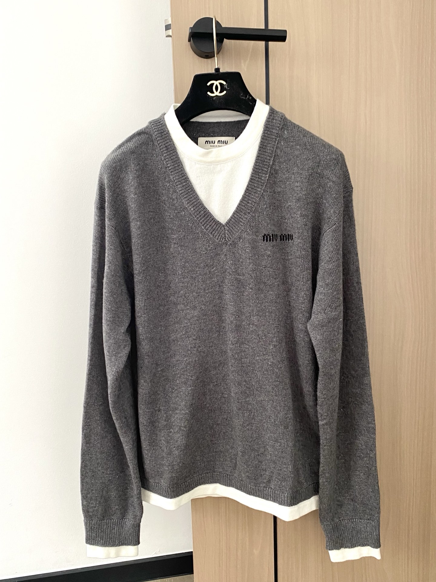 NO:447740,New style fake two-piece long-sleeved logo embellishment, age-reducing girl, slim and versatile color code //,,alexander wang19860909新款 假两件长袖 logo点缀修饰 减龄少女 上身显瘦百搭 色碼 //,,alexander wang,Women's clothing