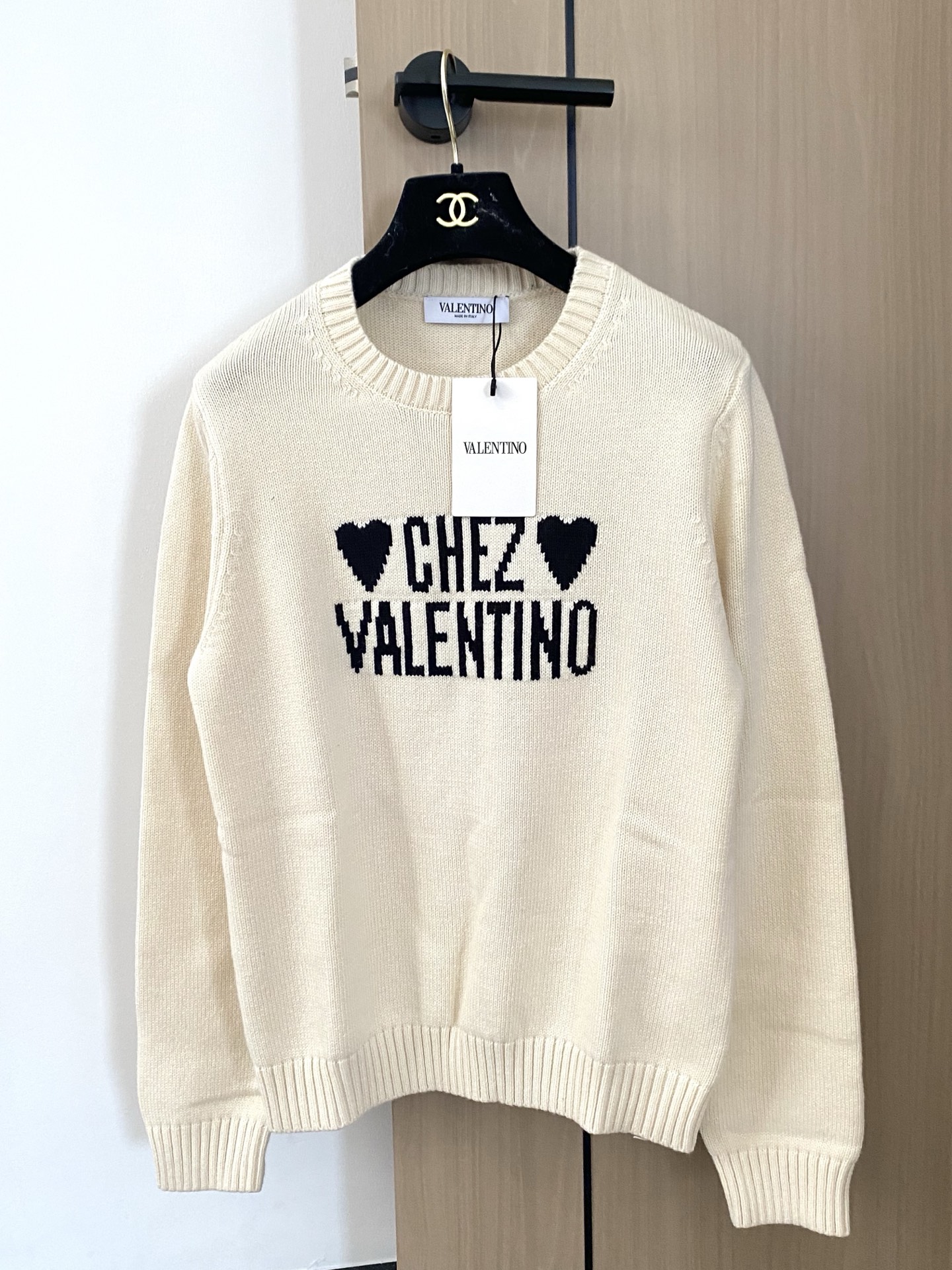 NO:456095,New Year's new two-color long sleeve logo embellishment, fashionable and relaxing feeling on the upper body, color code //,,alexander wang19860909年新款二色长袖 logo修饰点缀 上身時尚鬆弛感 色碼 //,,alexander wang,Women's clothing