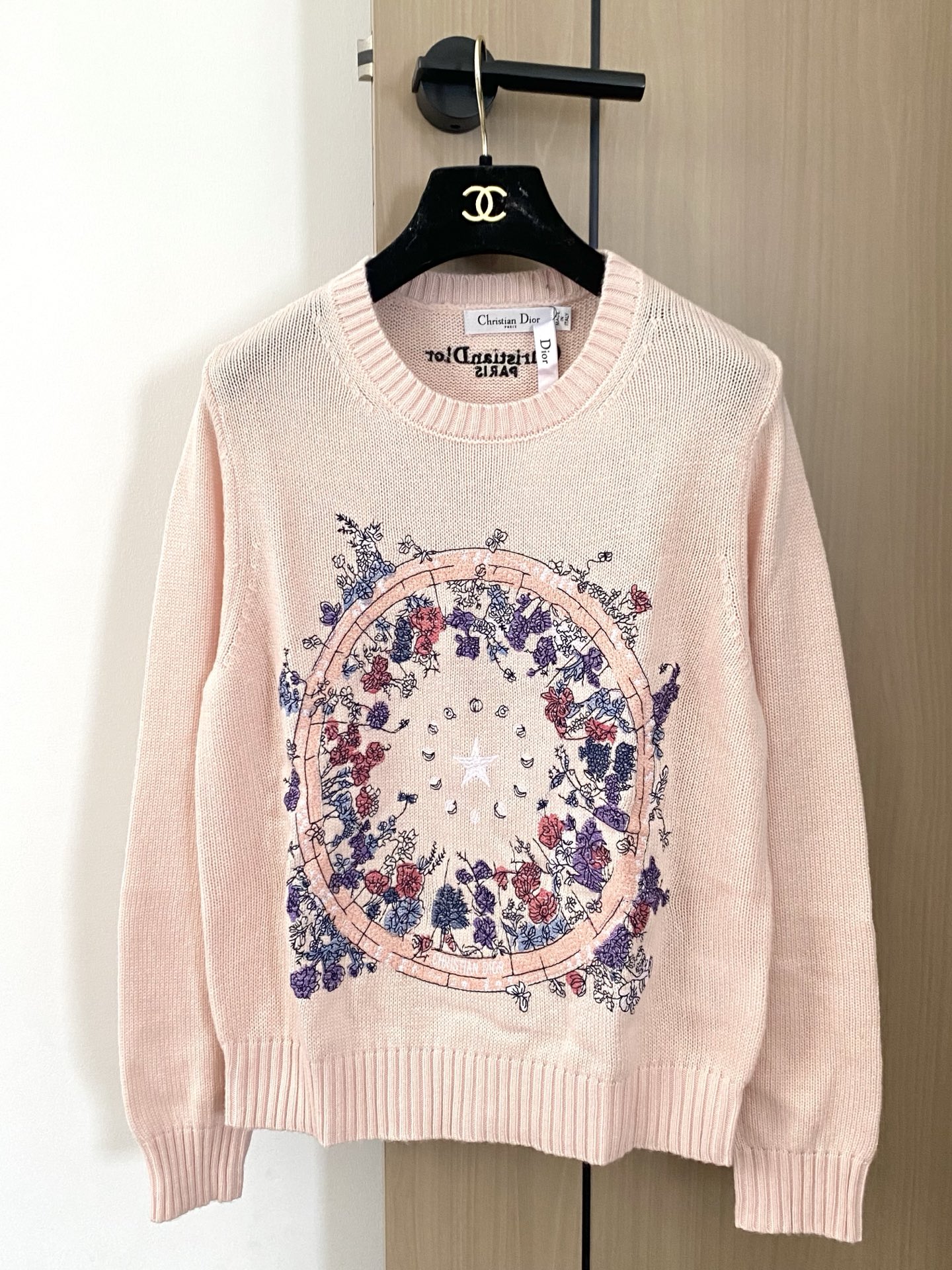 NO:456100,New long-sleeved logo pattern embellishment and decoration, slim and fashionable upper body color code //,,alexander wang19860909新款长袖 logo图案点缀修饰 上身顯瘦時尚 色碼 //,,alexander wang,Women's clothing