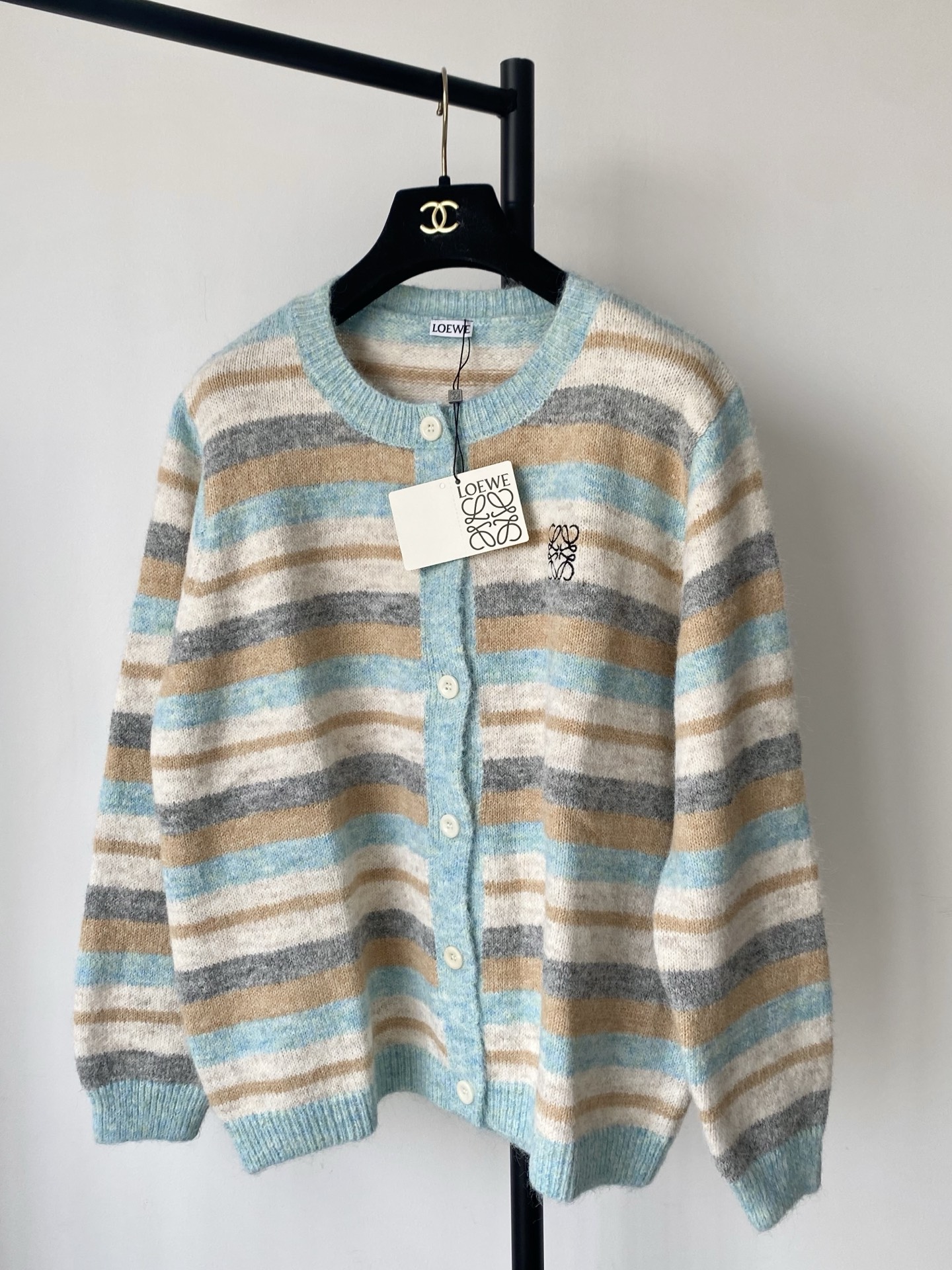 NO:462306,New two-color cardigan, embroidered logo modification and matching! Super slim upper body color code //, alexander wang19860909新款 二色开衫 刺绣logo修饰搭配！上身超級顯瘦 色碼 //,,alexander wang,Women's clothing