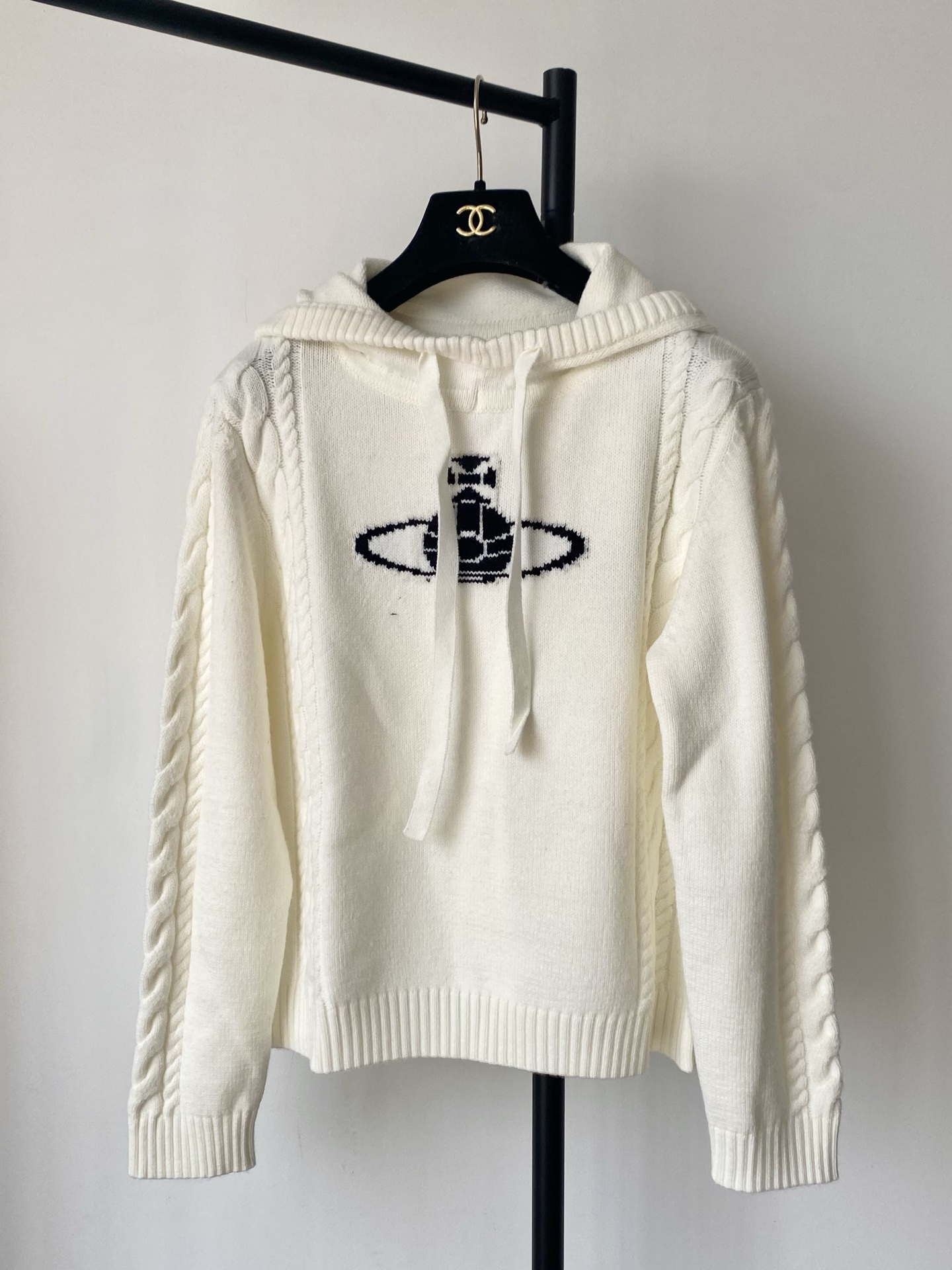 NO:460954,New two-color hooded long-sleeved pattern with Saturn embellishment, high-end and fashionable upper body, super slim! Color code // P,,hats,alexander wang19860909新款二色带帽长袖 图案土星修饰点缀 上身高級時尚超級显瘦！色碼 // P,,hats,alexander wang,Women's clothing