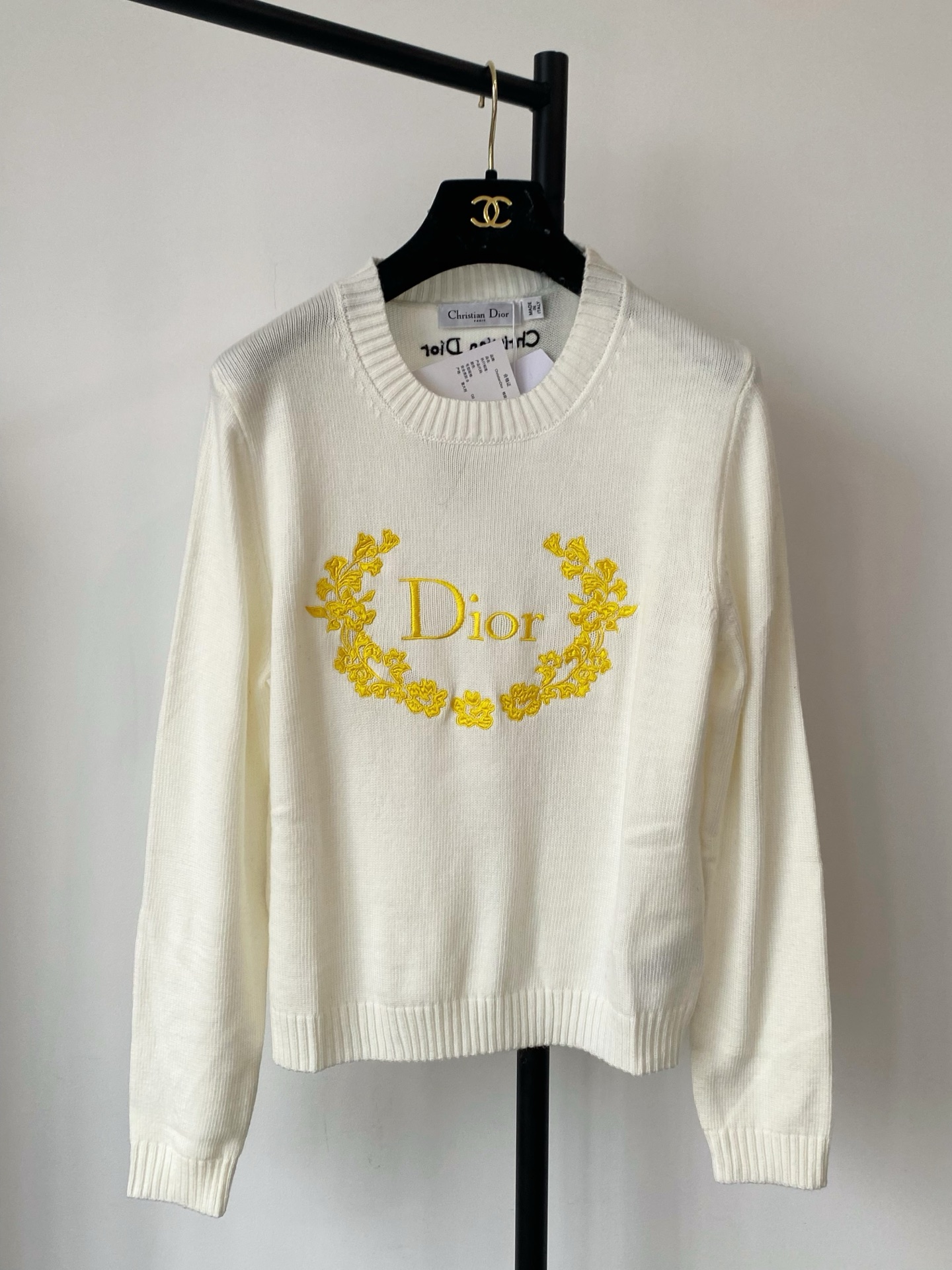 NO:460972,New two-color long sleeves embroidered logo pattern embellishment and decoration, slim and fashionable upper body color code //,,alexander wang19860909新款 二色长袖 刺绣logo图案点缀修饰 上身顯瘦時尚 色碼 //,,alexander wang,Women's clothing