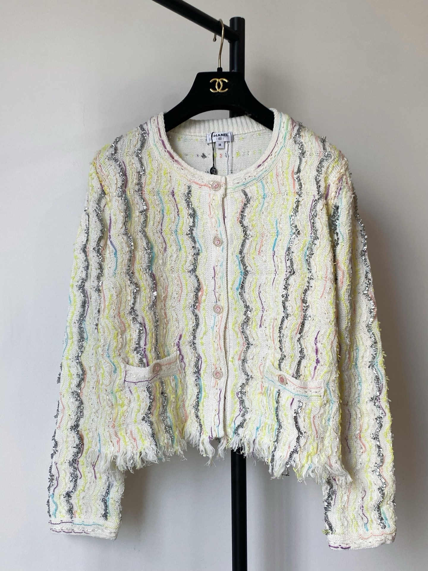 NO:462290,New round neck cardigan, breathable fabric, logo button embellishment! High-end atmosphere on the upper body color code //, alexander wang19860909新款 圆领开衫 面料透气 logo纽扣修饰点缀！上身高级氛围感 色碼 //,,alexander wang,Women's clothing